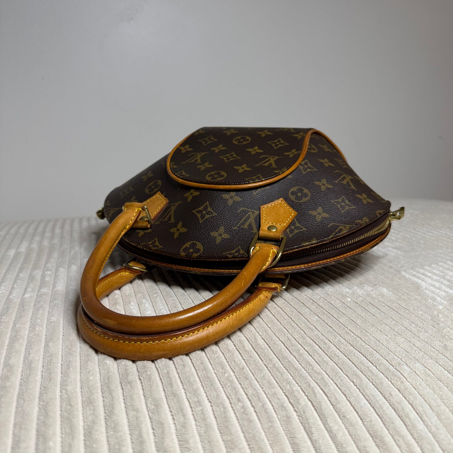 Louis Vuitton - Ellipse PM