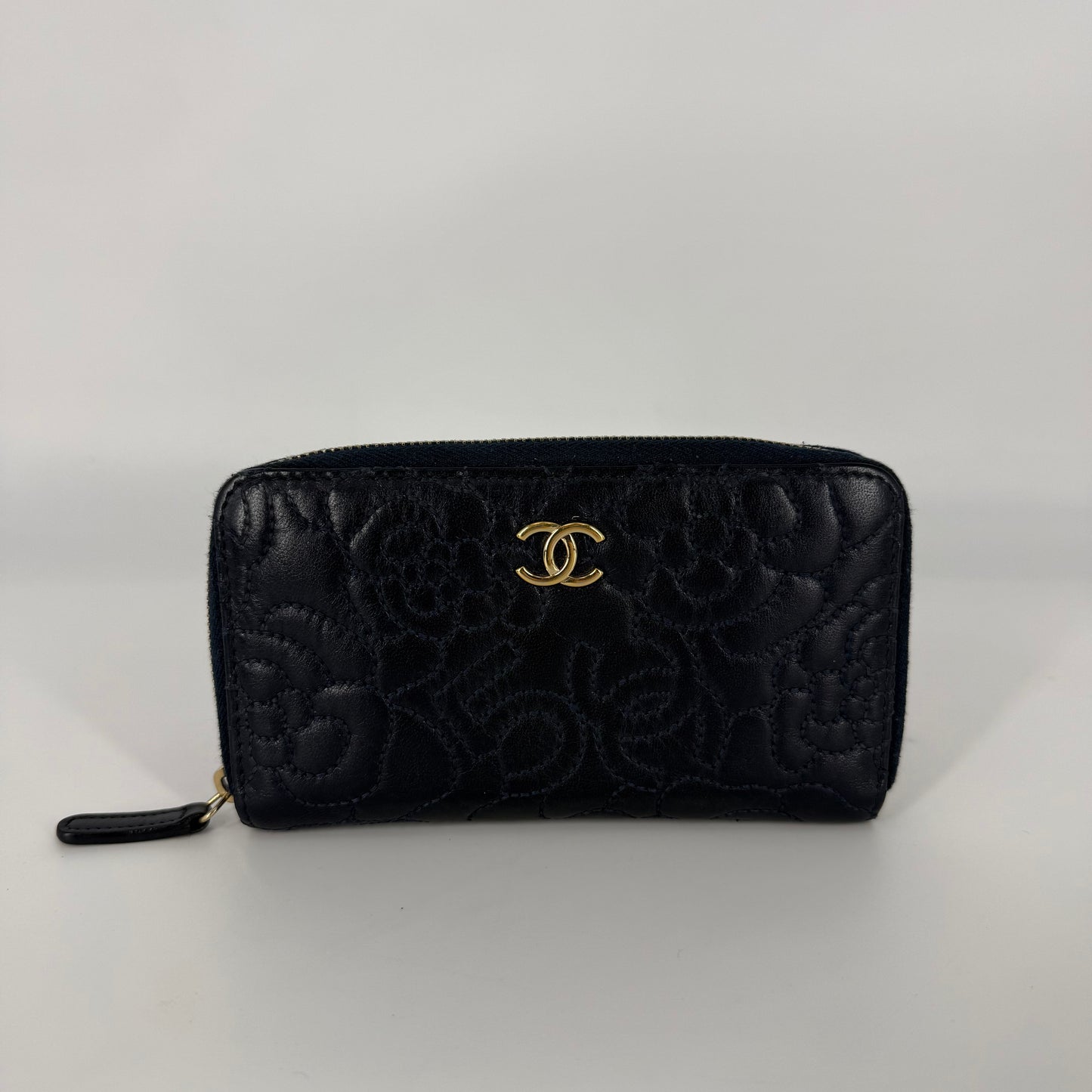 CHANEL Camellia Wallet – Navy Blue