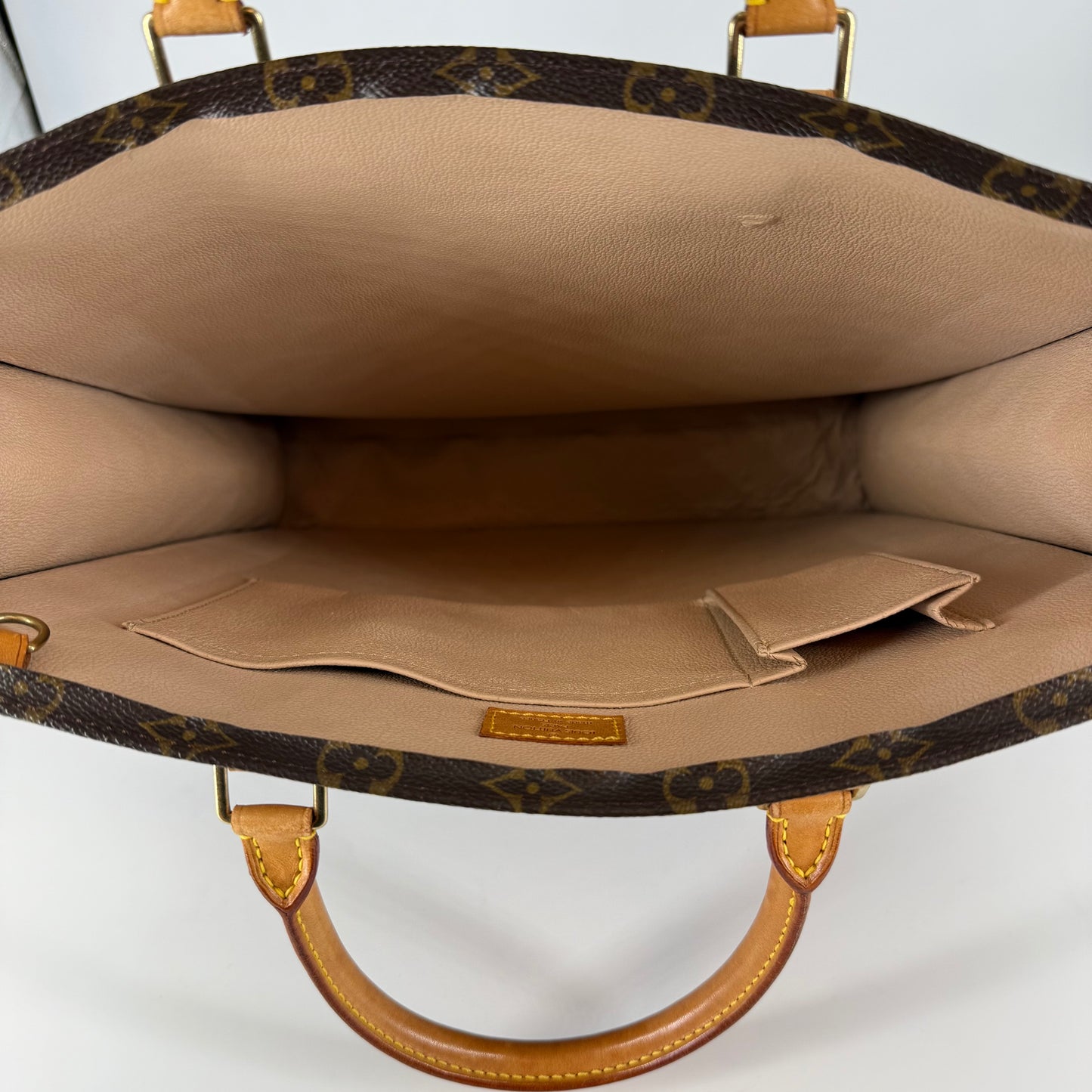 LOUIS VUITTON Sac Plat