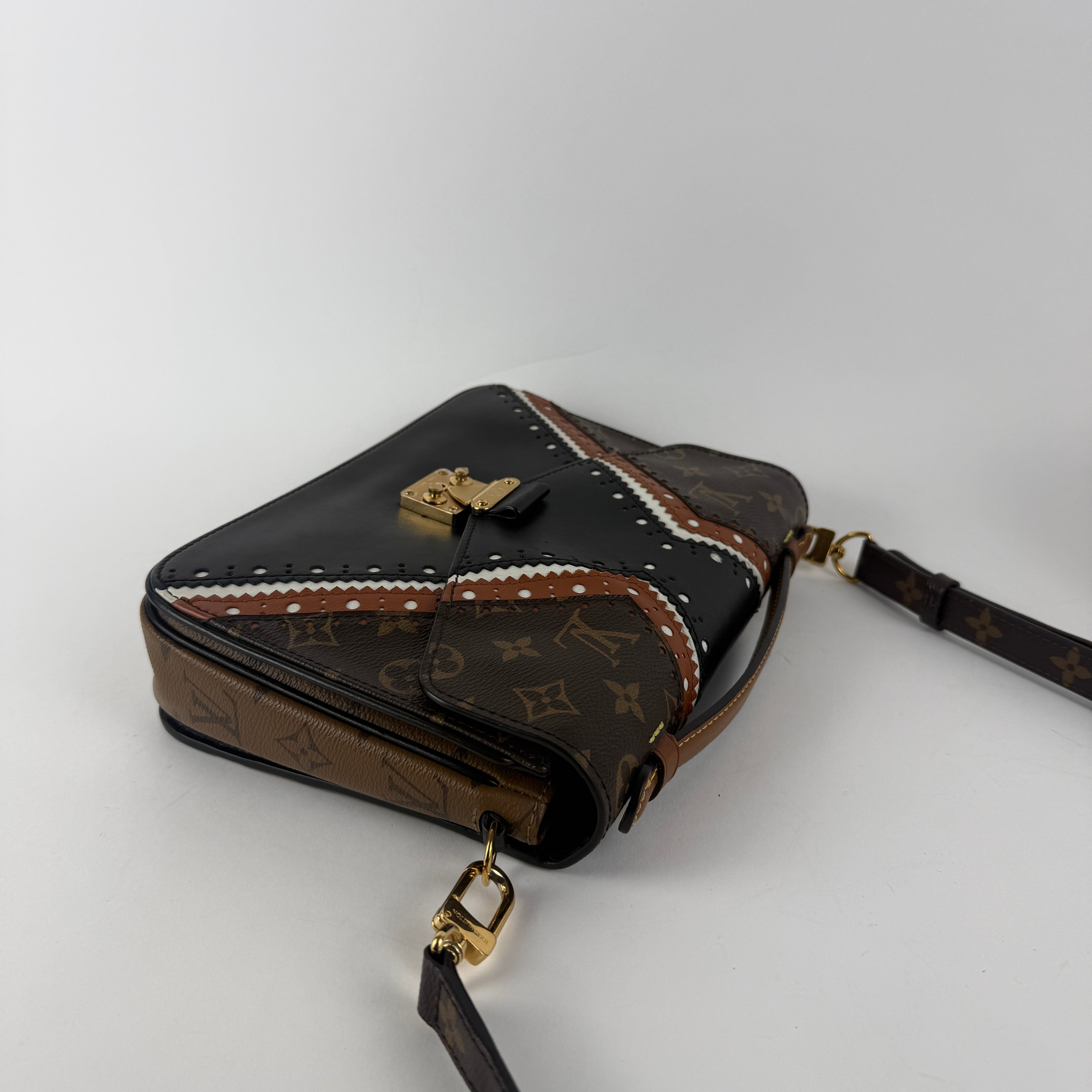 Pochette Métis Limited Edition by Nicolas Ghesquière