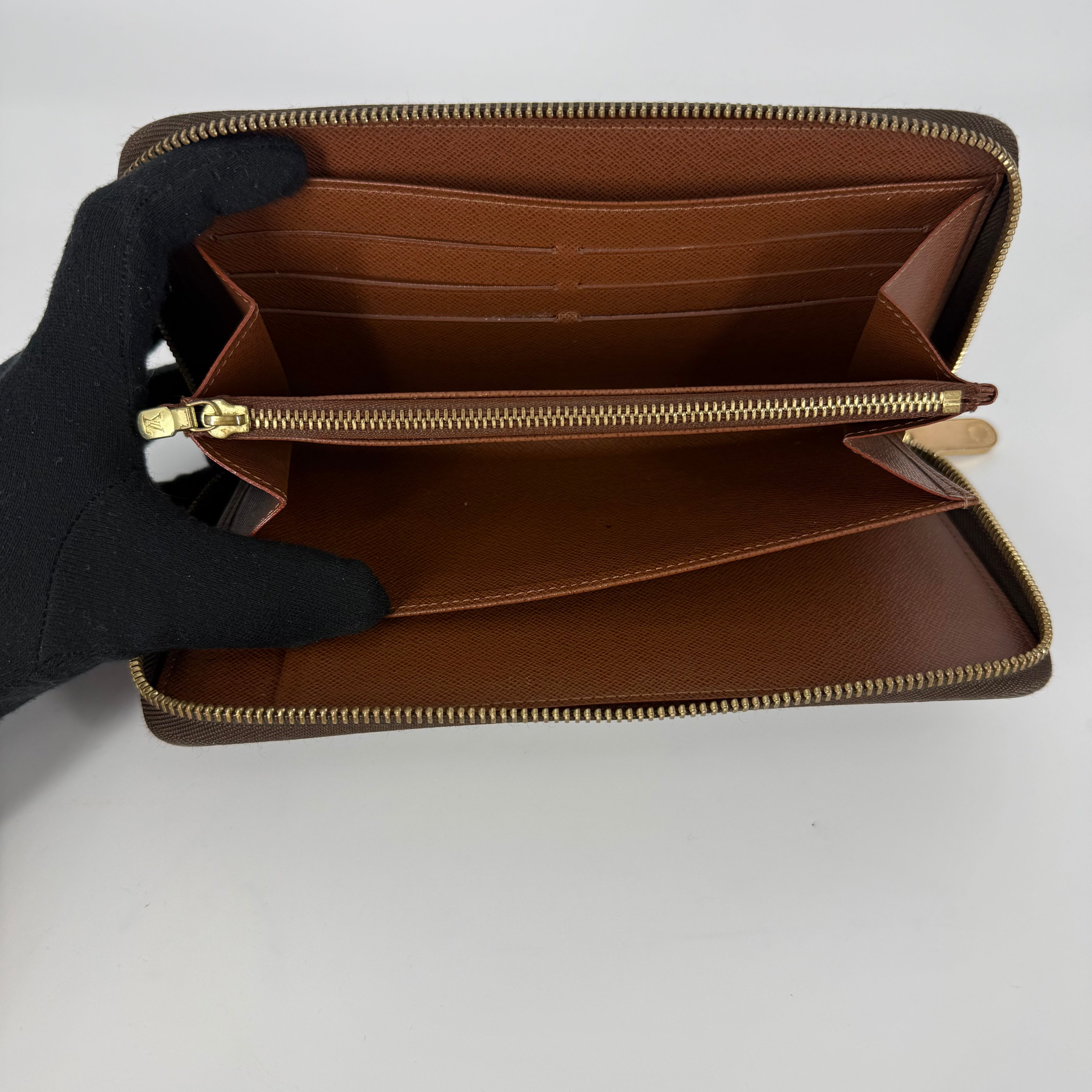 Zippy Wallet Monogram