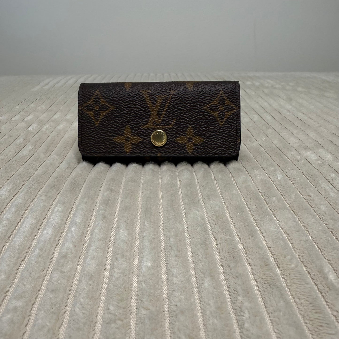 Louis Vuitton Monogram - 4 key Holder