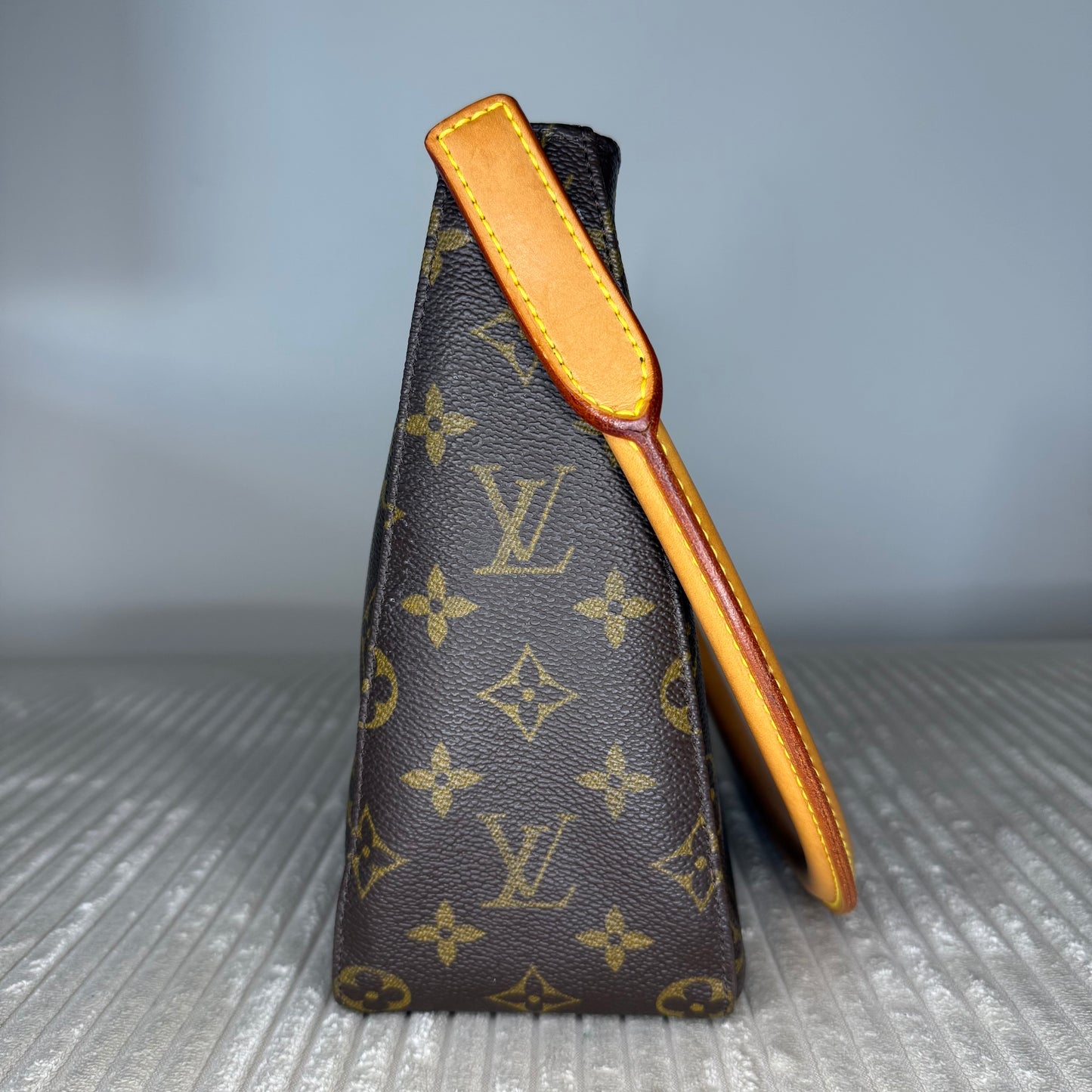 Louis Vuitton – Monogram Looping MM