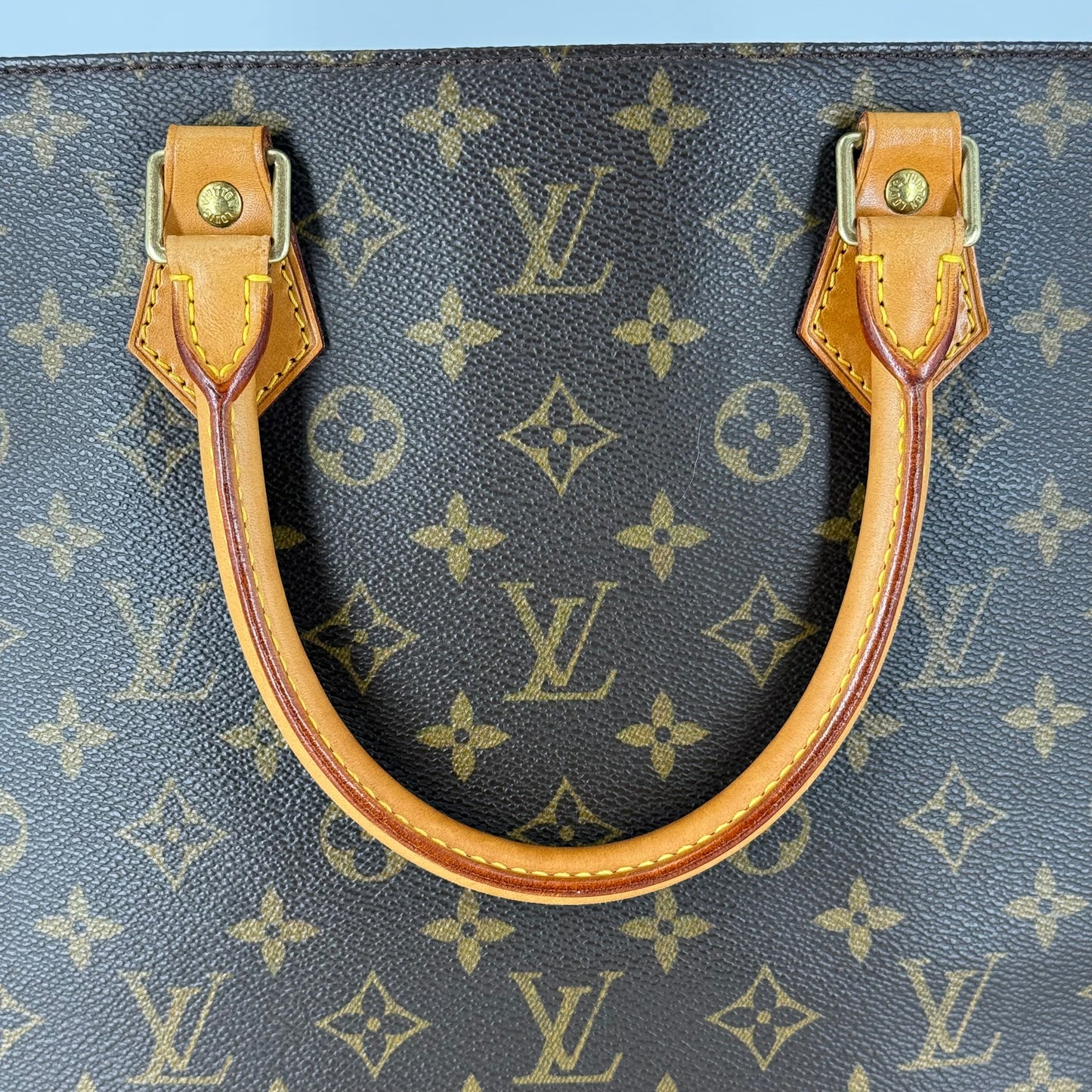 LOUIS VUITTON Sac Plat