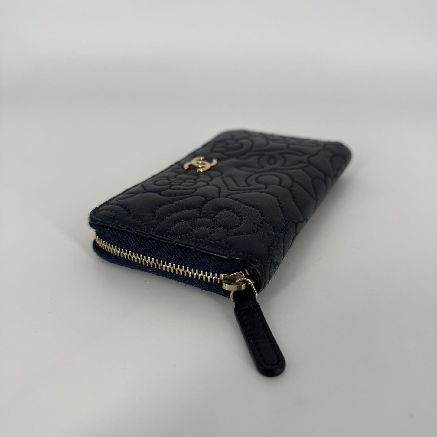 CHANEL Camellia Wallet – Navy Blue