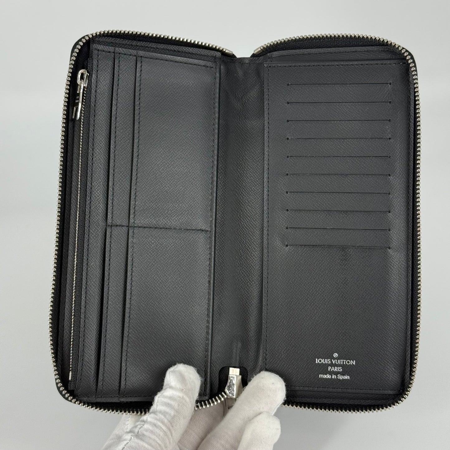 Louis Vuitton - Zippy Vertical Wallet