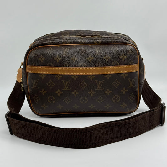 Louis Vuitton – Reporter GM Crossbody Bag
