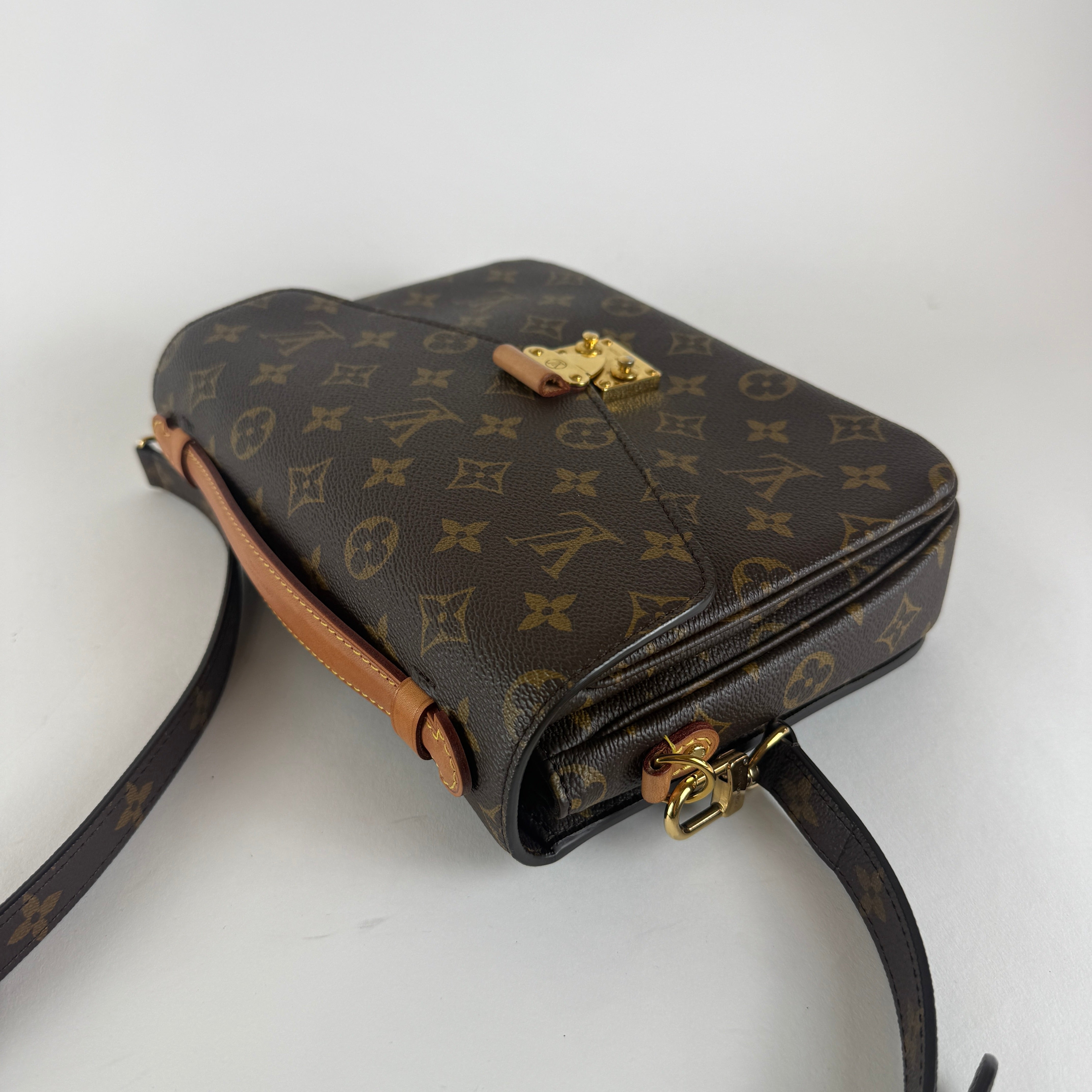 Pochette Métis — Monogram Canvas
