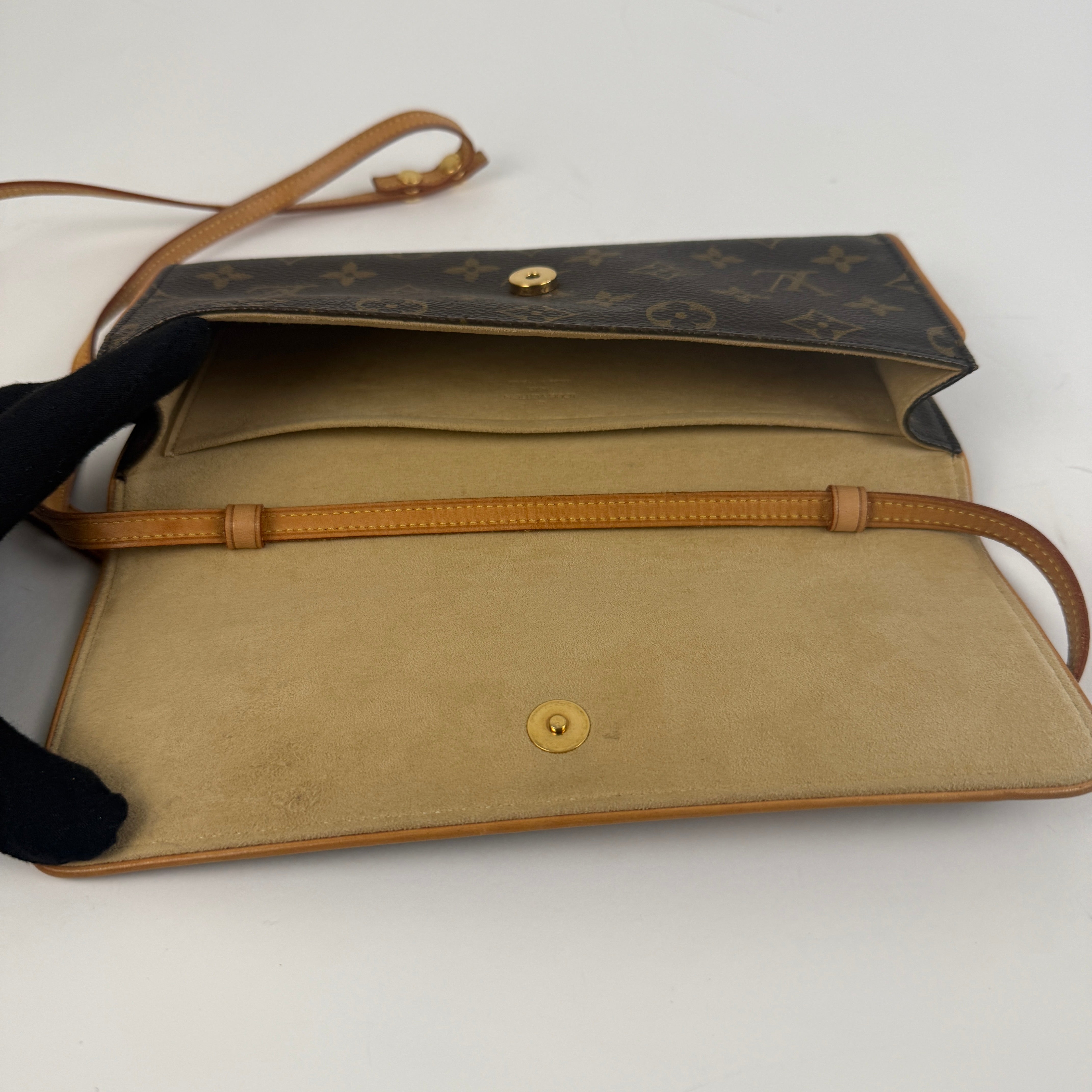 Twin GM Crossbody