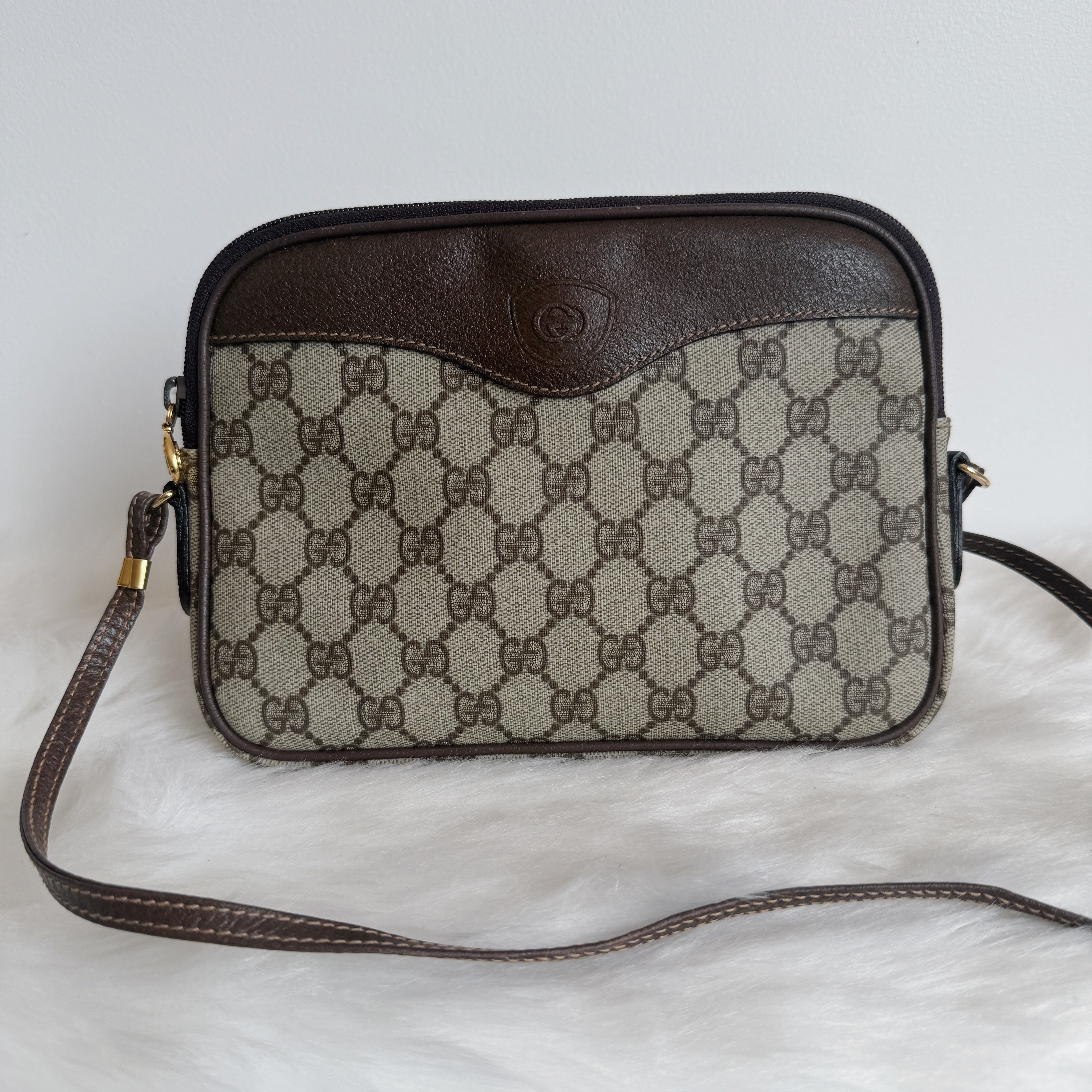 Vintage GG Supreme Crossbody Bag