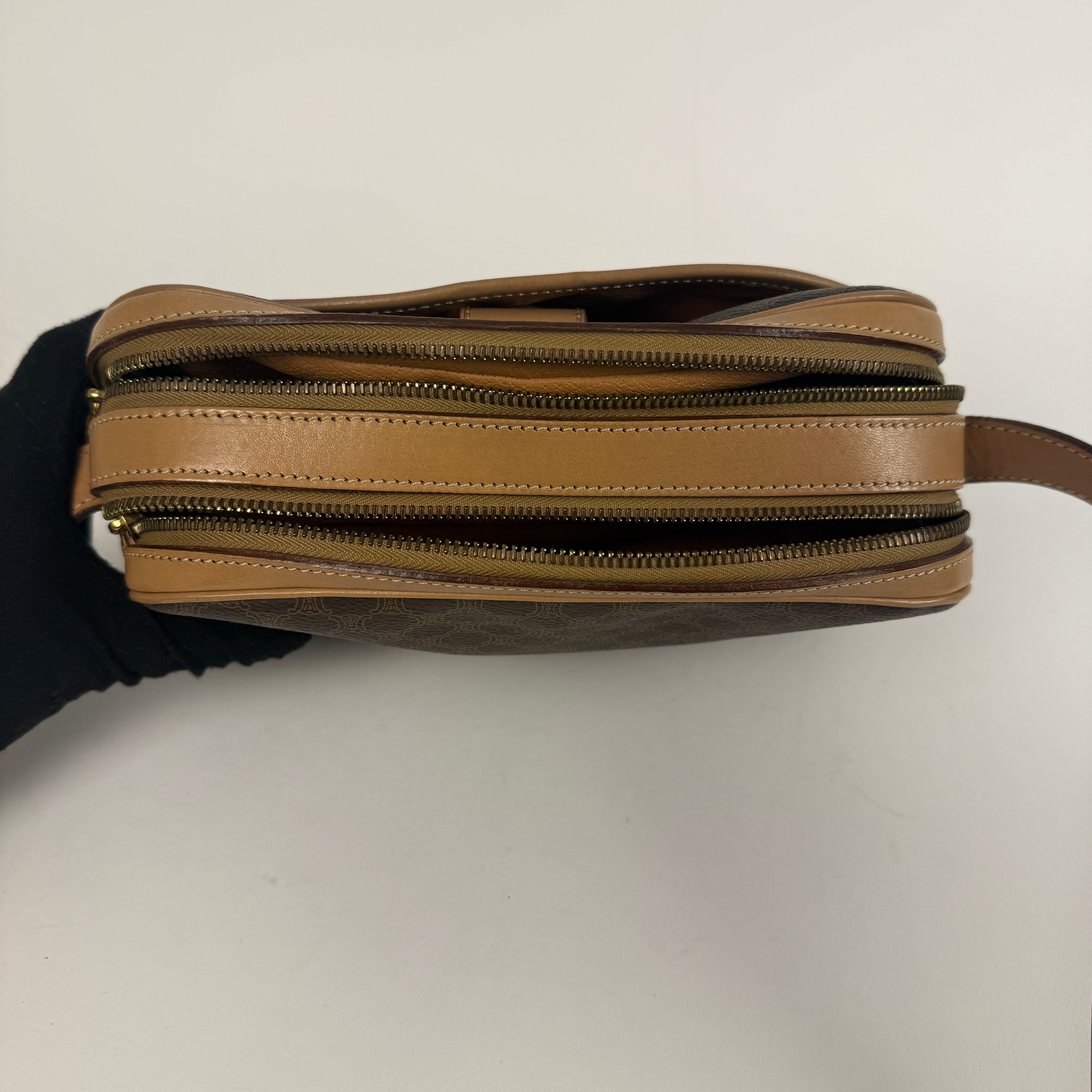 CROSSBODY MACADAM