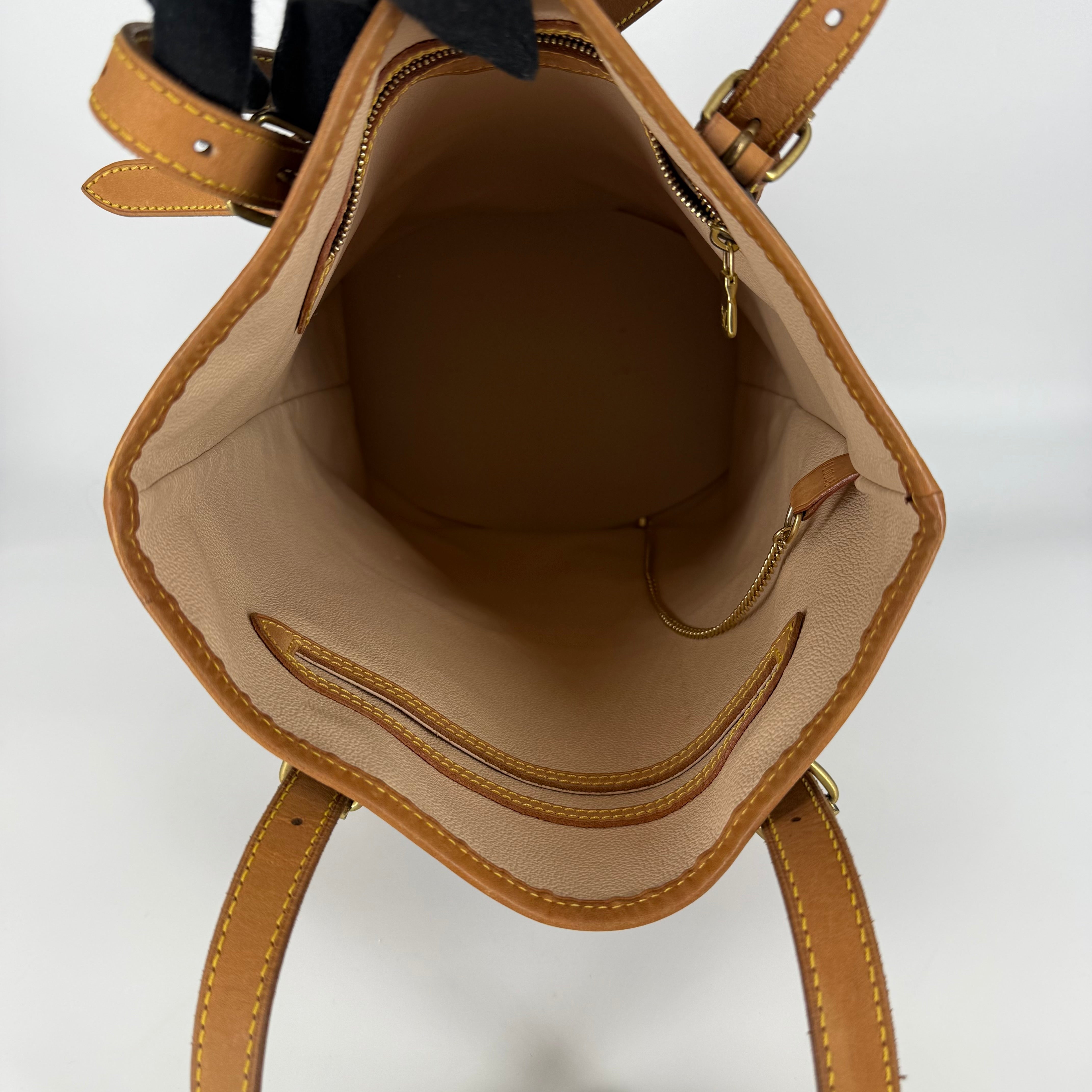 Bucket GM Monogram