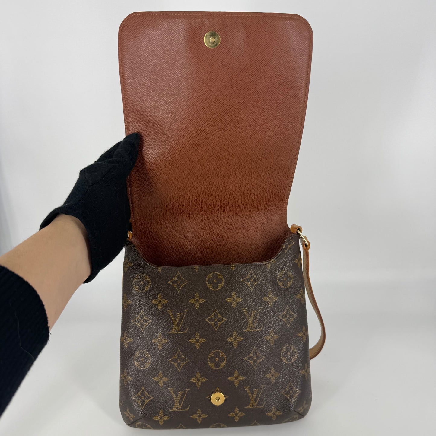 LOUIS VUITTON Musette Salsa Short Strap