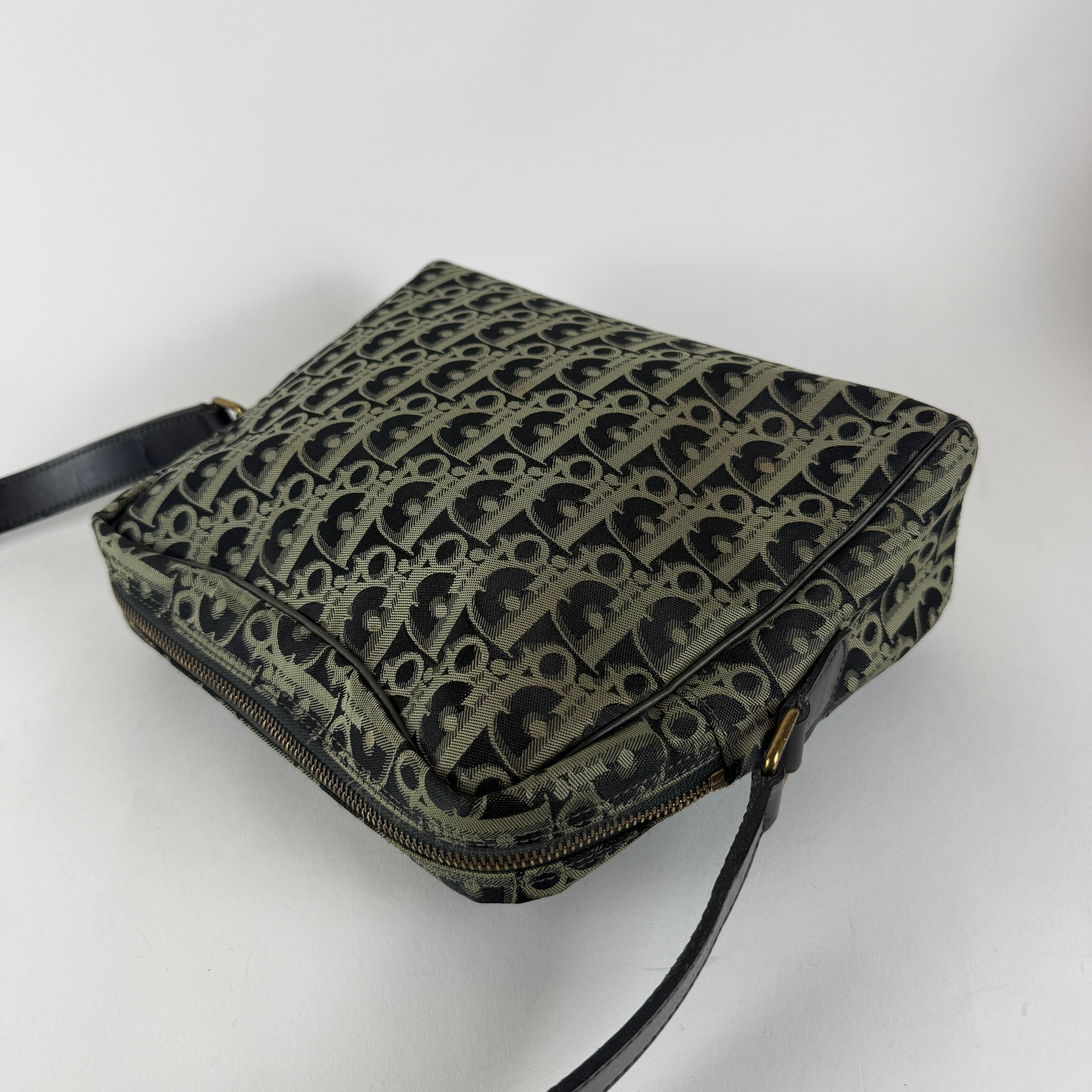 Vintage Trotter Crossbody Bag — Oblique Canvas