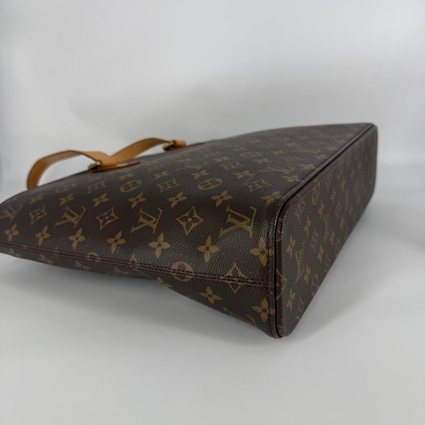 LOUIS VUITTON Luco – Monogram Canvas