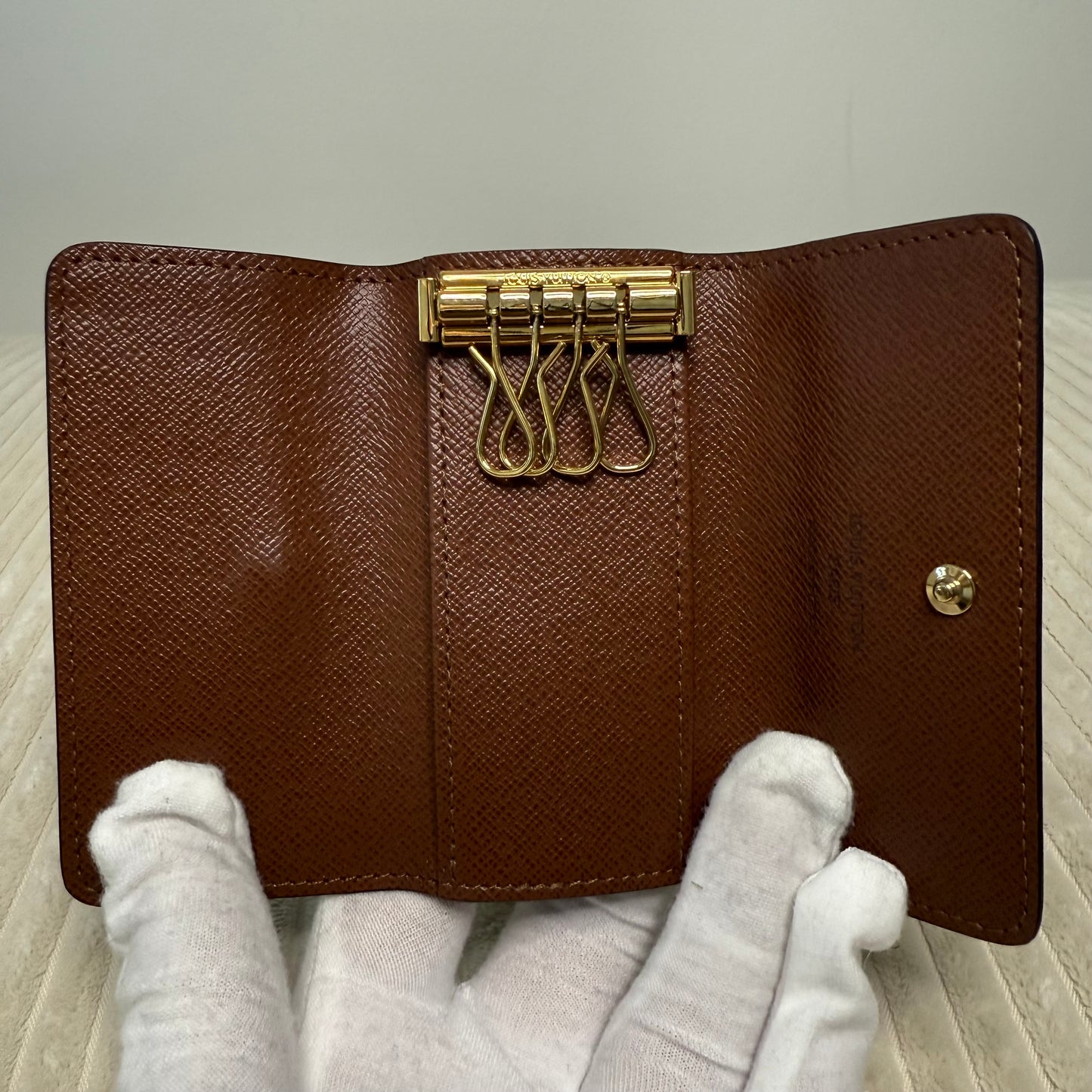 Louis Vuitton Monogram - 4 key Holder