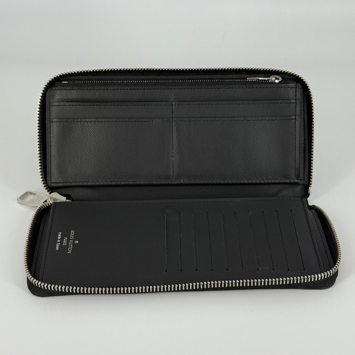 Louis Vuitton - Zippy Vertical Wallet