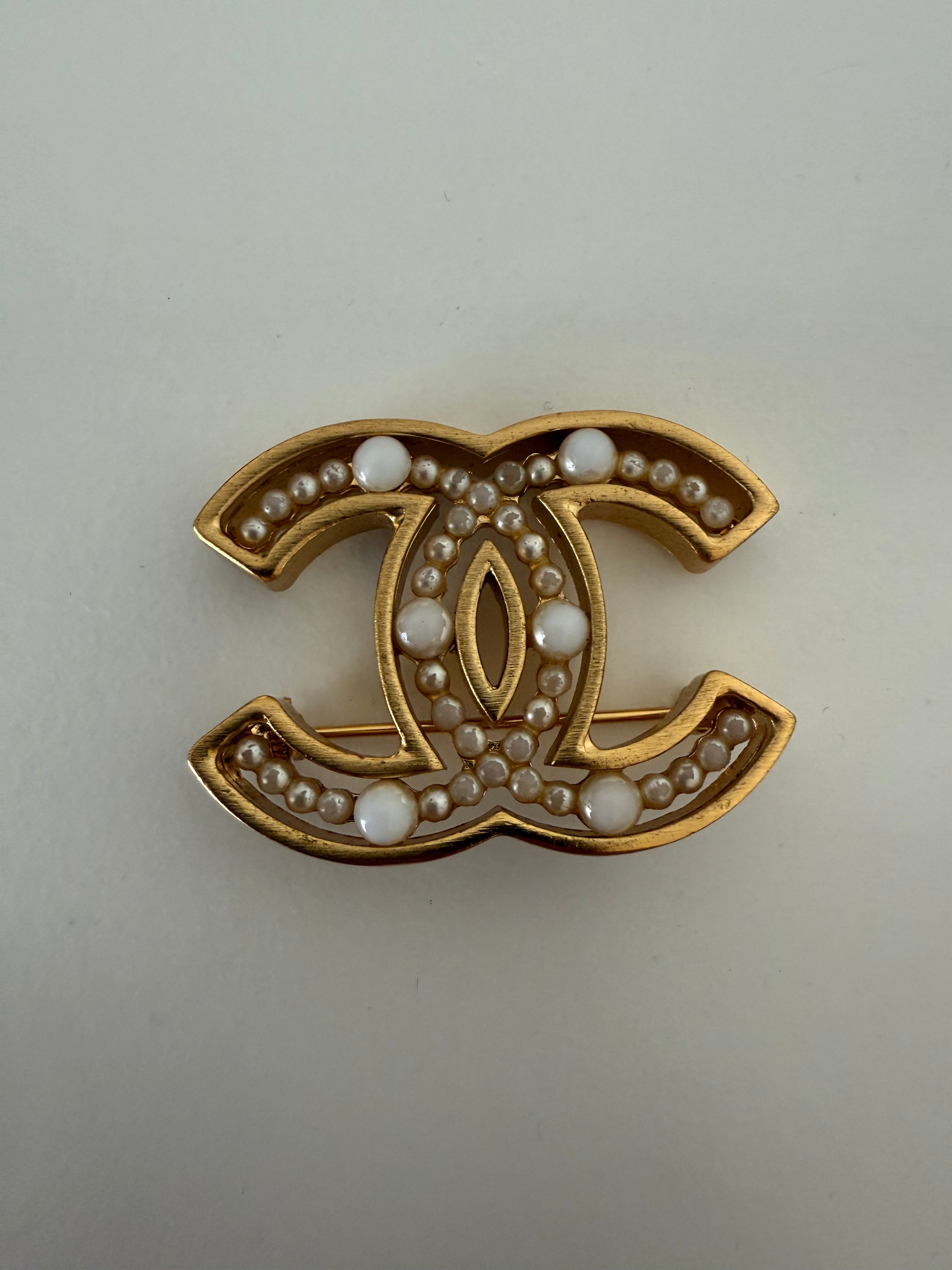 Vintage Brooch with Pearls