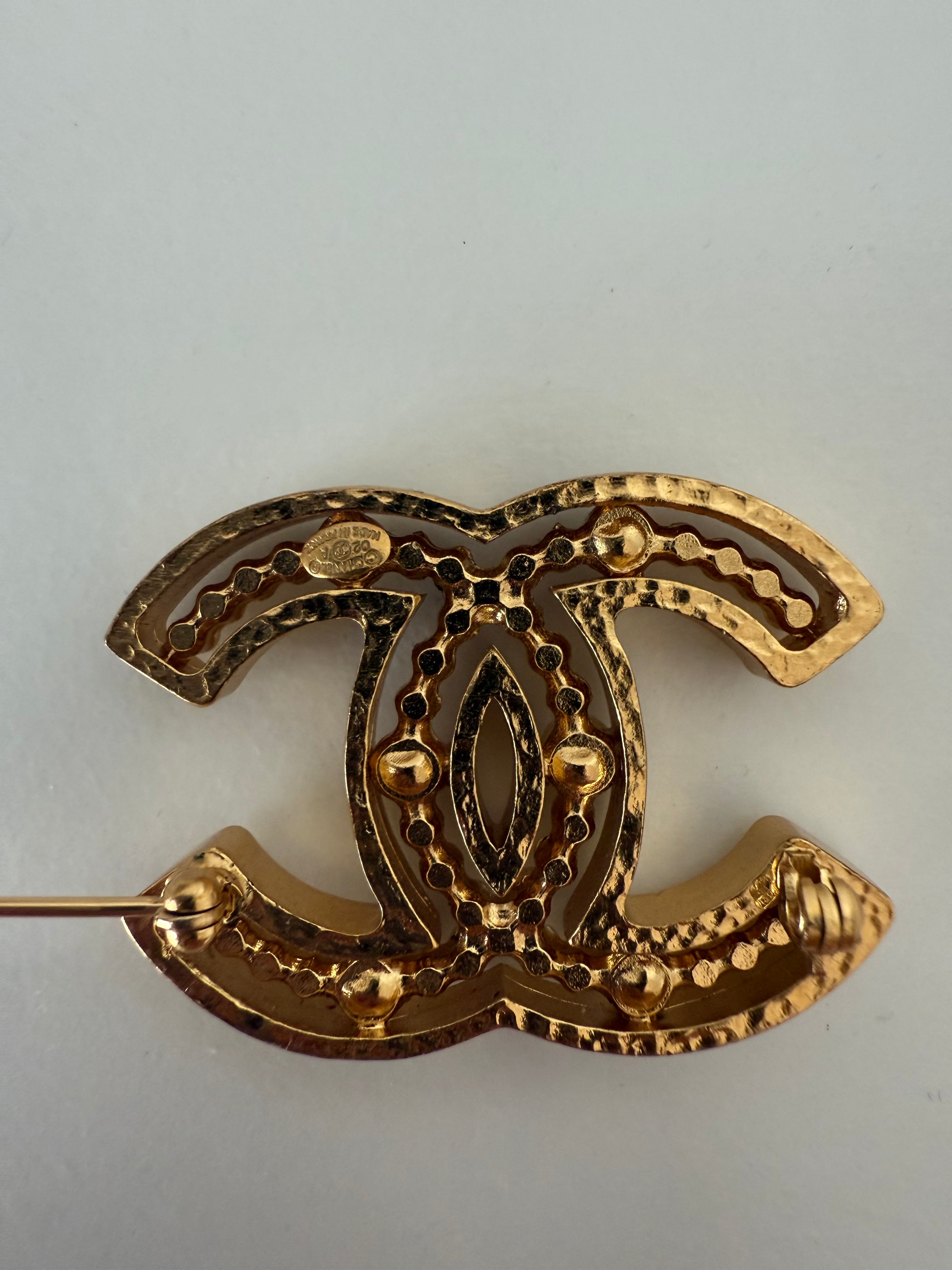 Vintage Brooch with Pearls