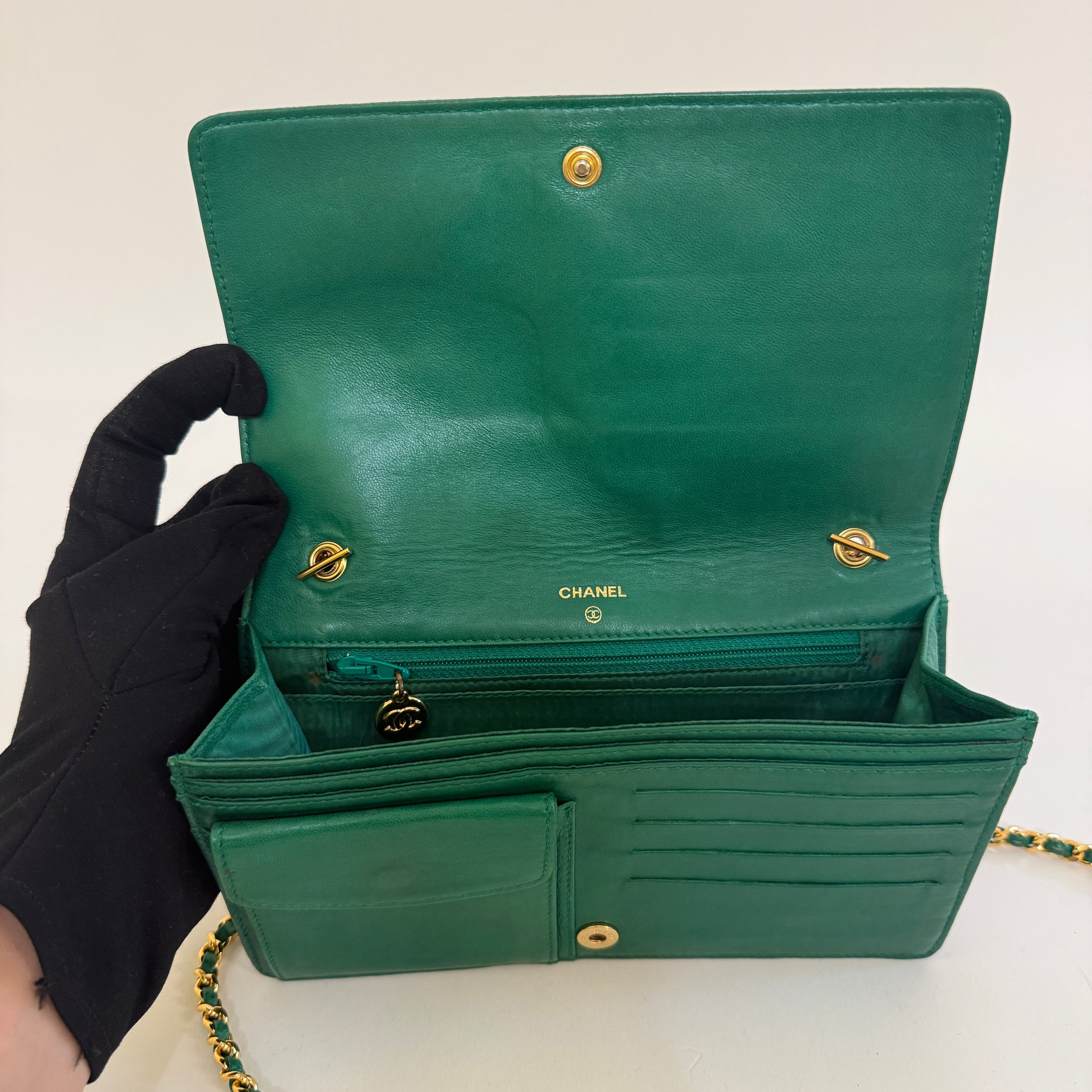 Vintage Caviar Wallet on Chain — 24K Gold