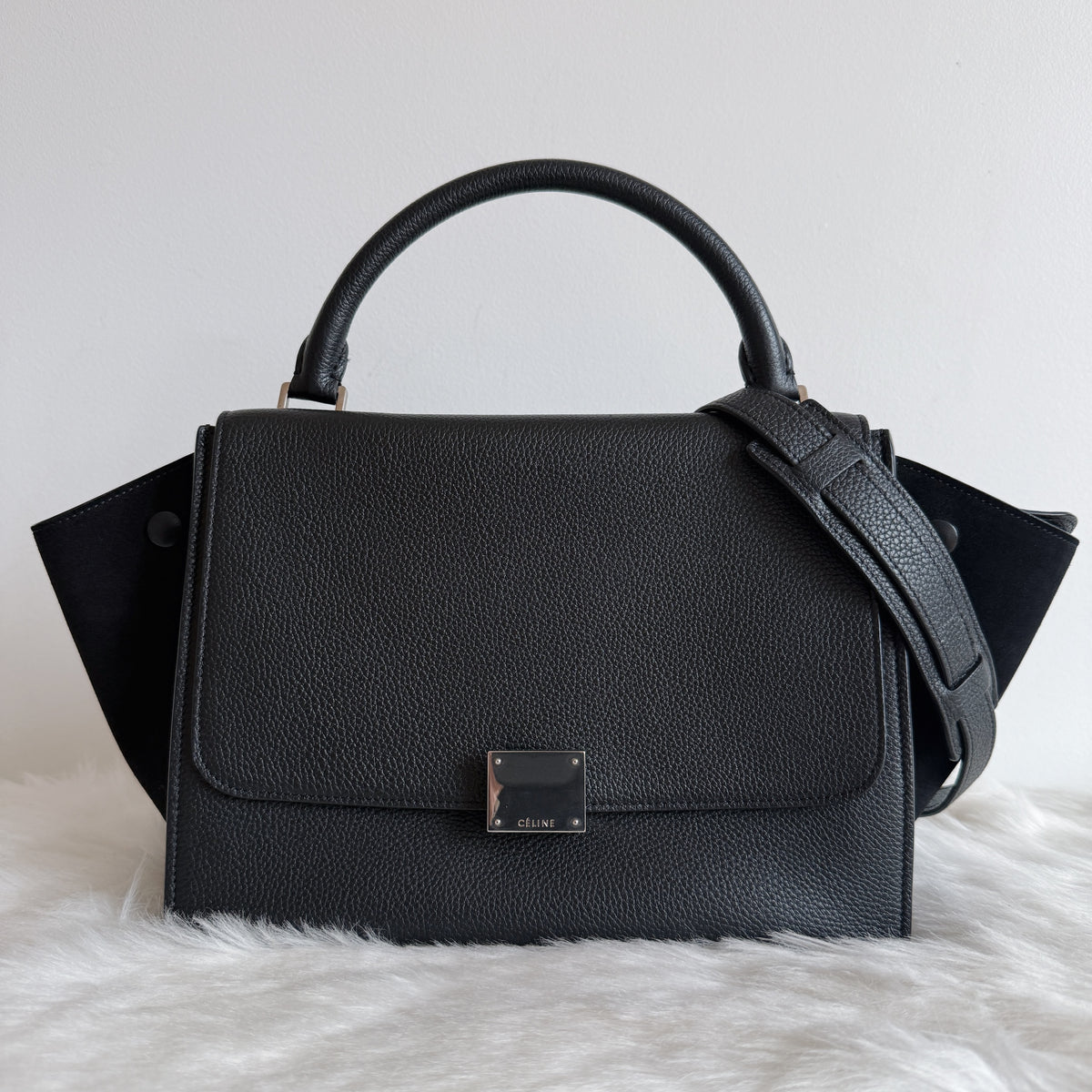 Trapeze Medium — Black Leather & Tweed 1