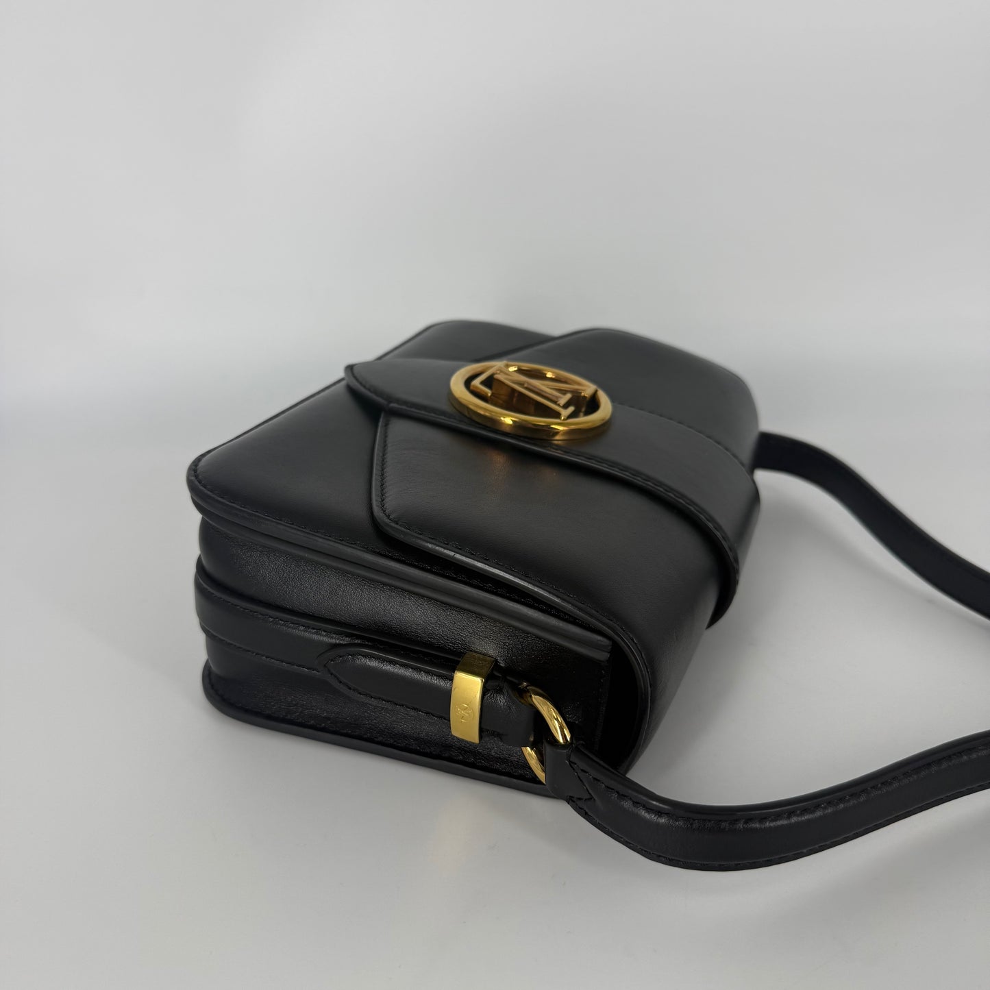 LOUIS VUITTON Pont Neuf Bag – Black Leather