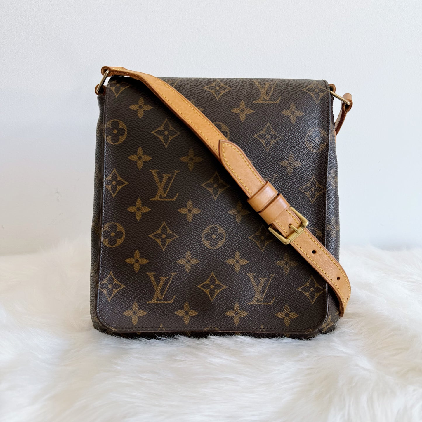 LOUIS VUITTON Musette Salsa Short Strap