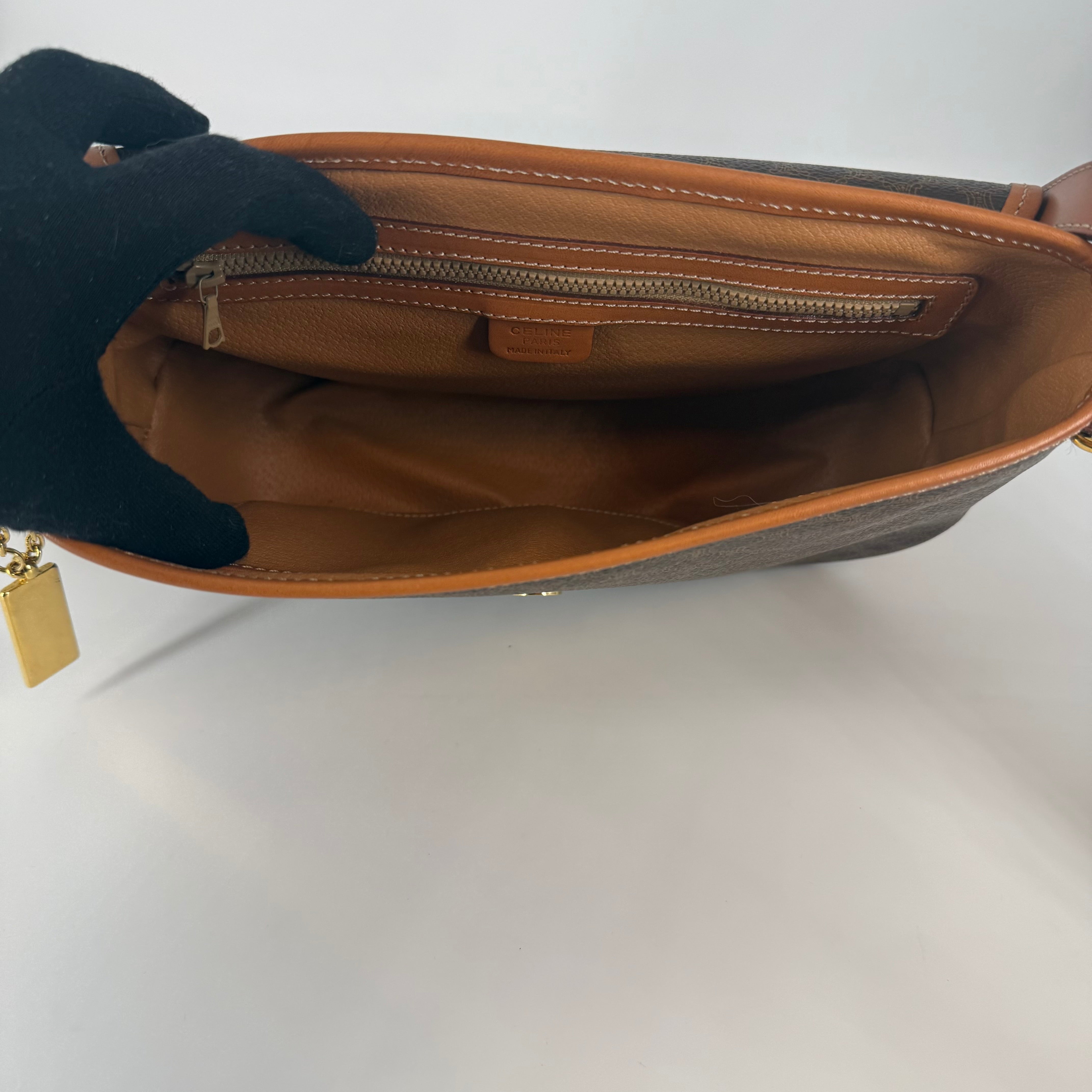 Macadam Crossbody