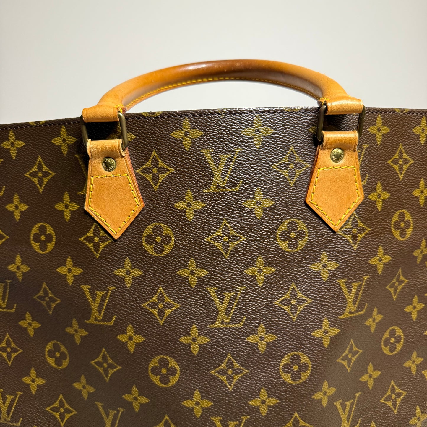 Louis Vuitton Monogram Sac Plat