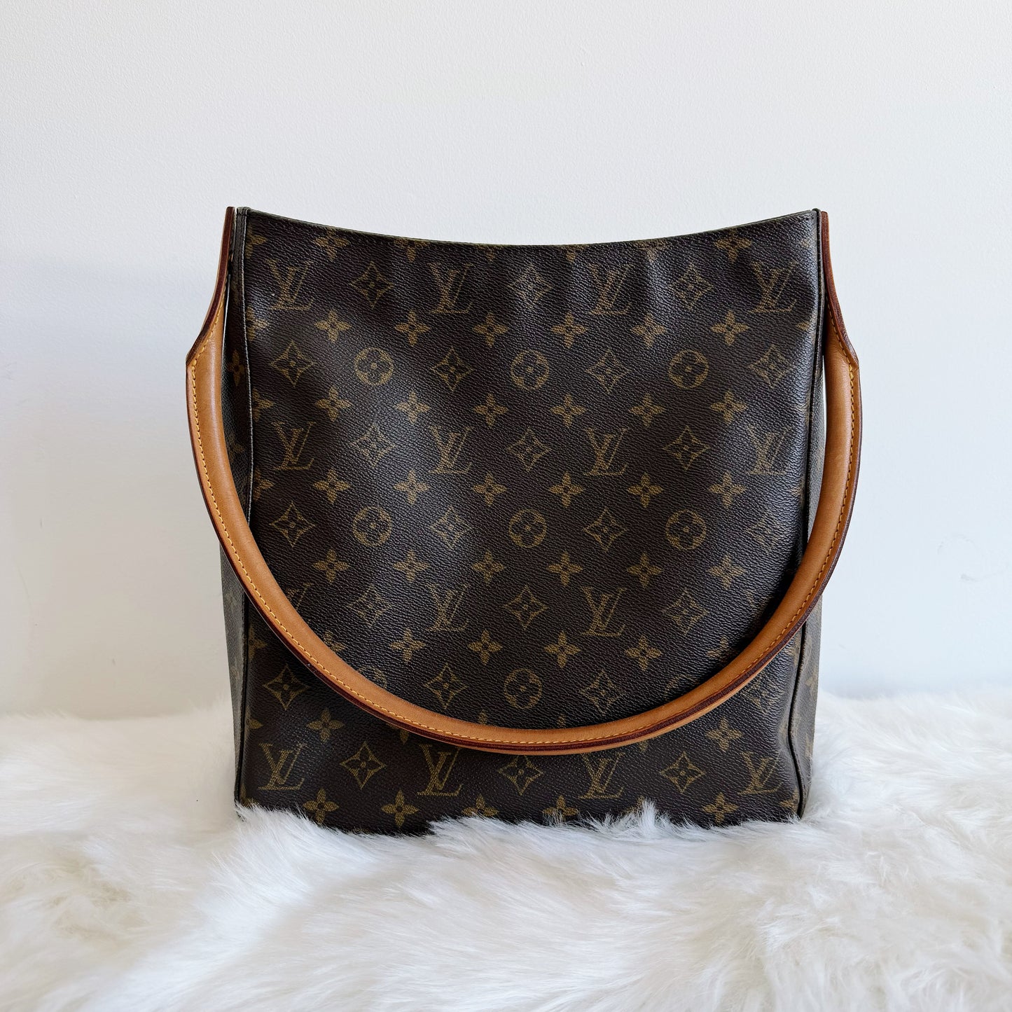 LOUIS VUITTON Looping GM