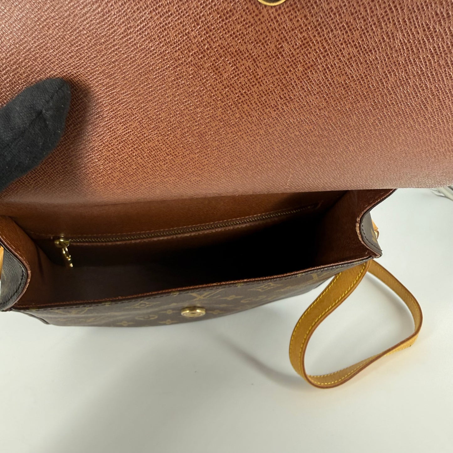 LOUIS VUITTON Saint Cloud GM Monogram