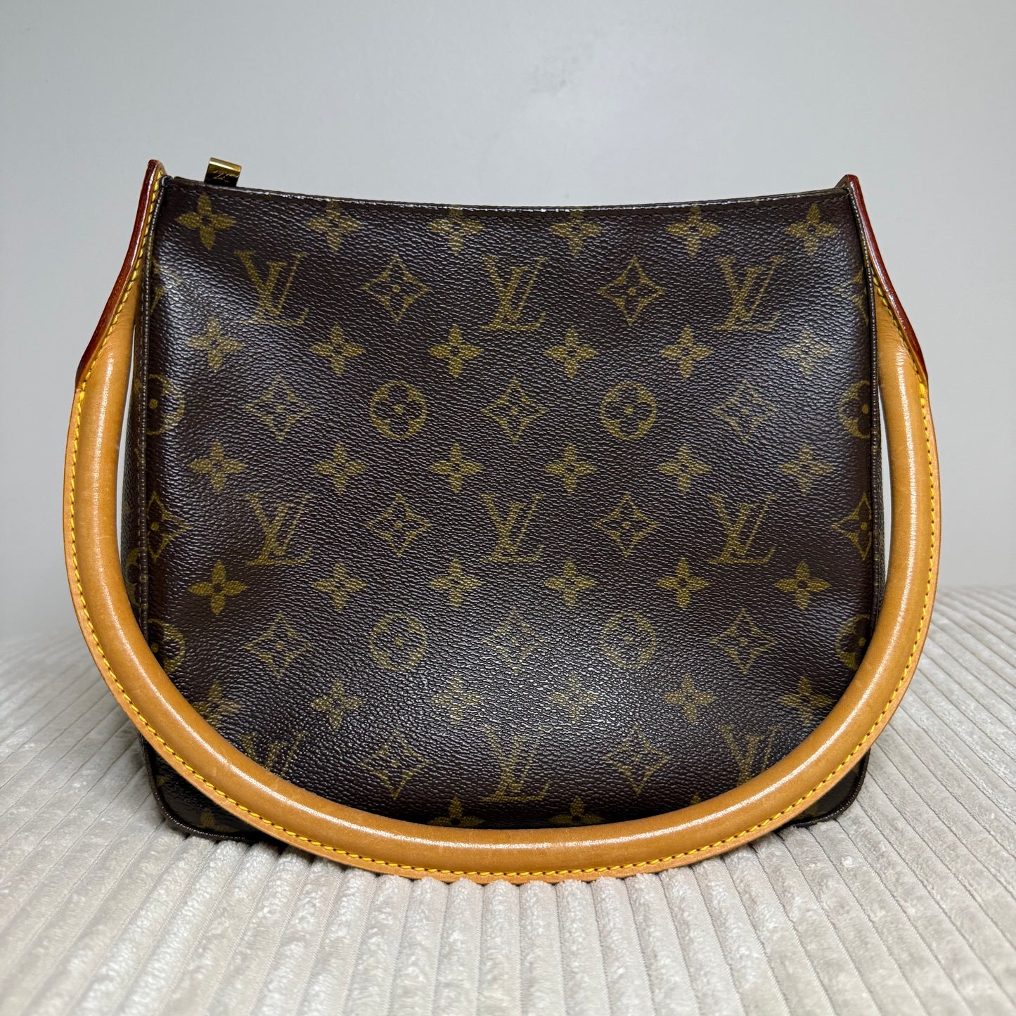 Louis Vuitton - Monogram Looping MM