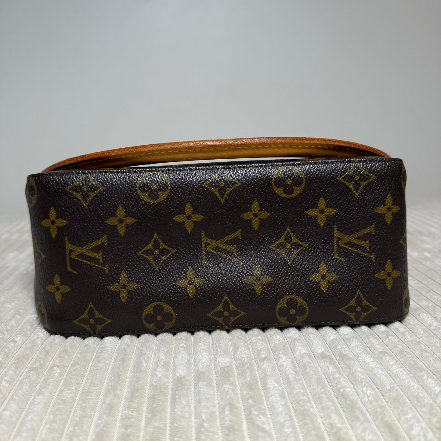 Louis Vuitton - Monogram Looping MM