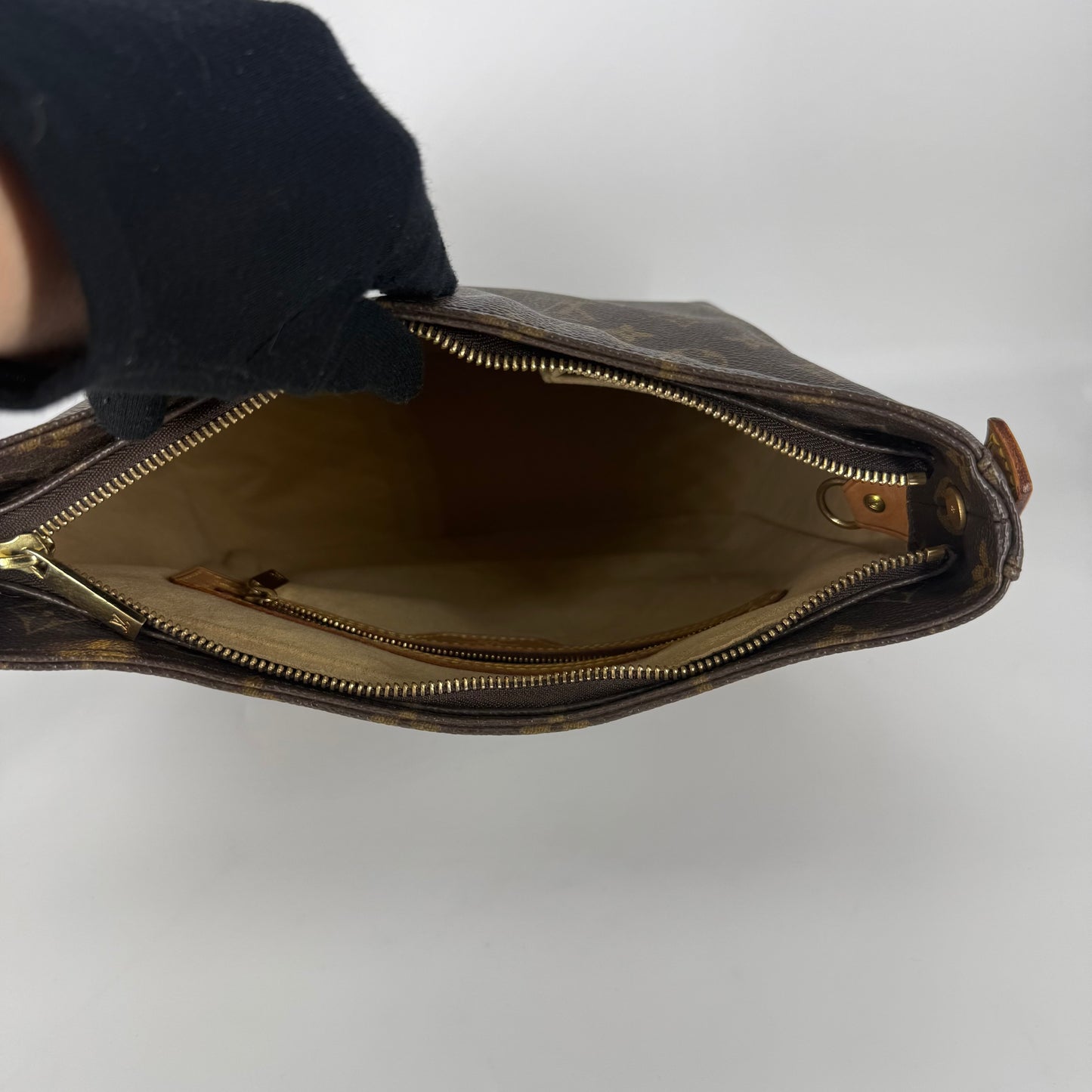 LOUIS VUITTON Looping GM