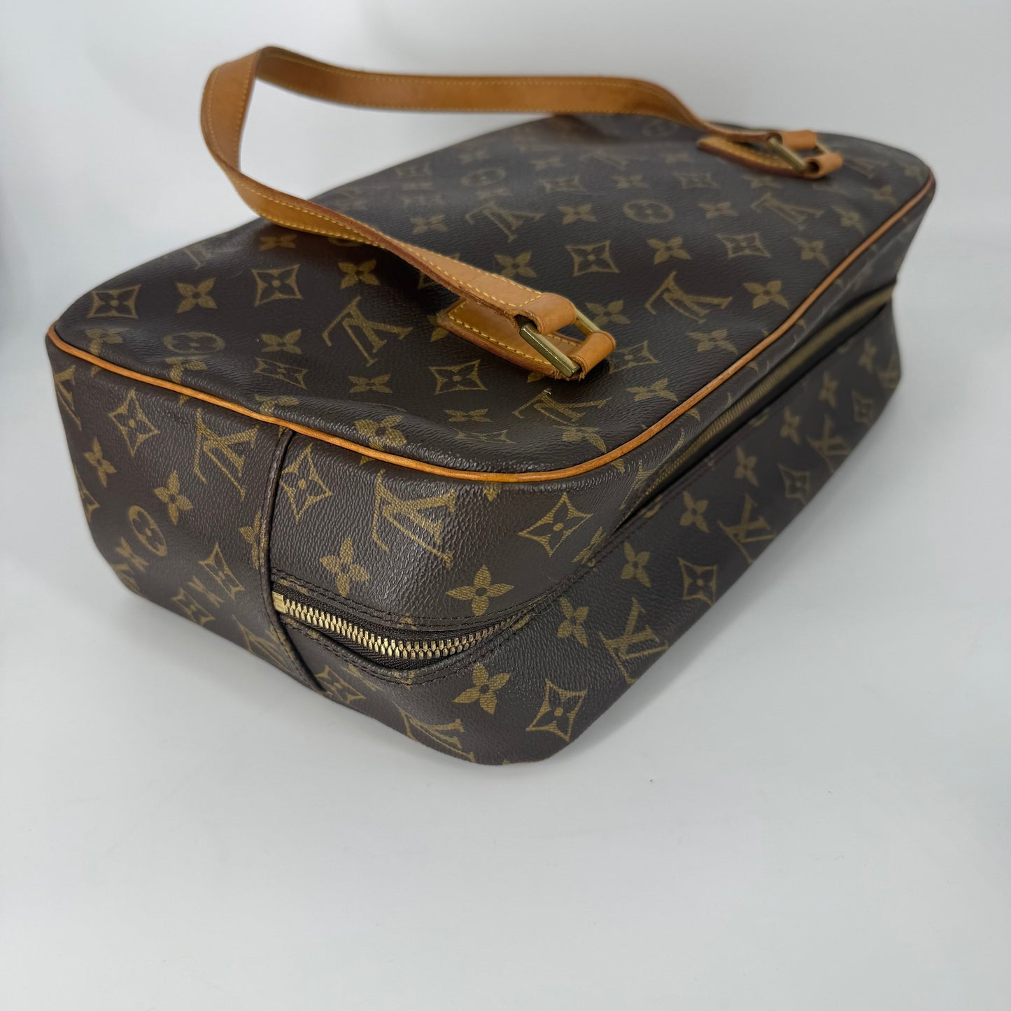 LOUIS VUITTON Cité GM
