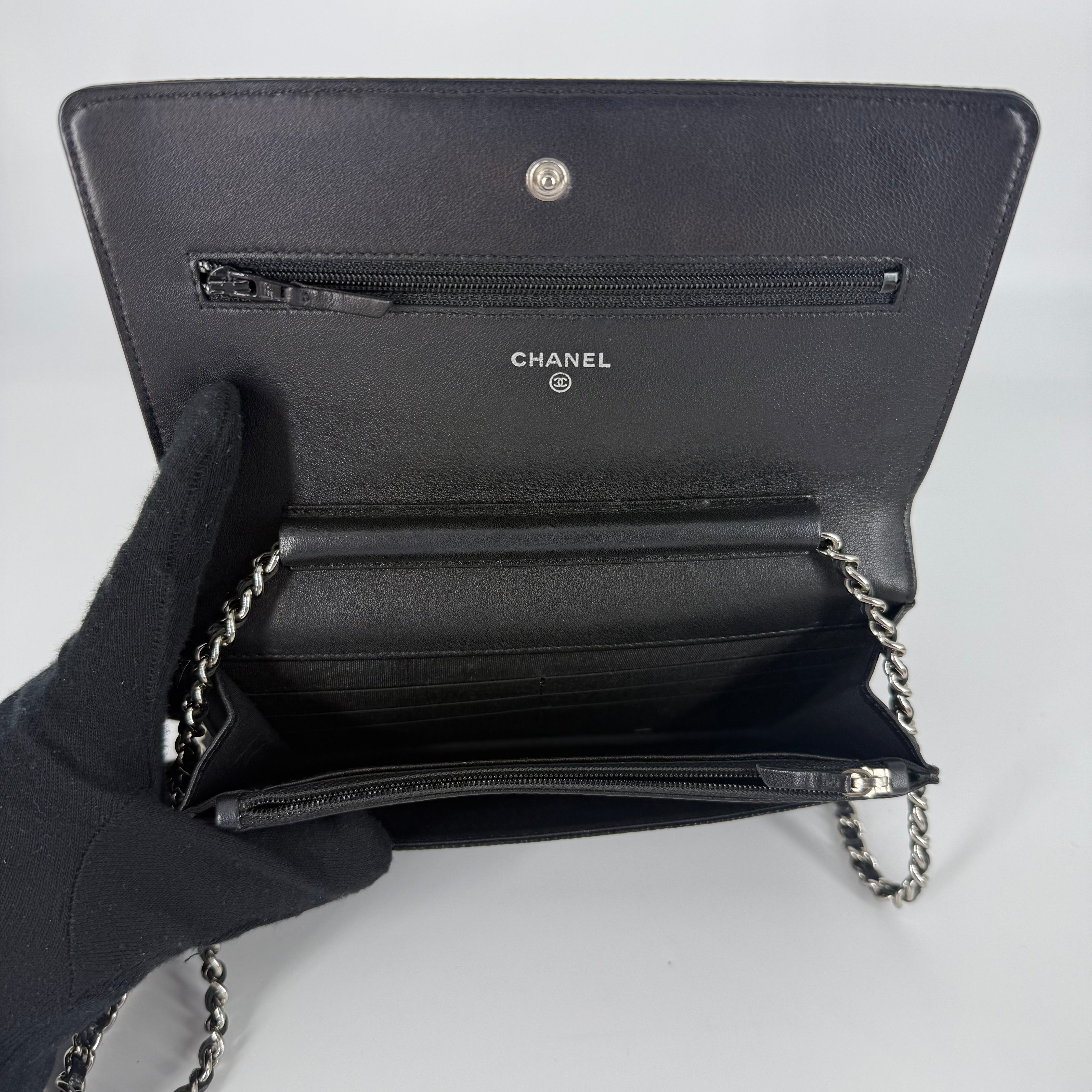 Classic Wallet on Chain (WOC) Black Caviar Leather