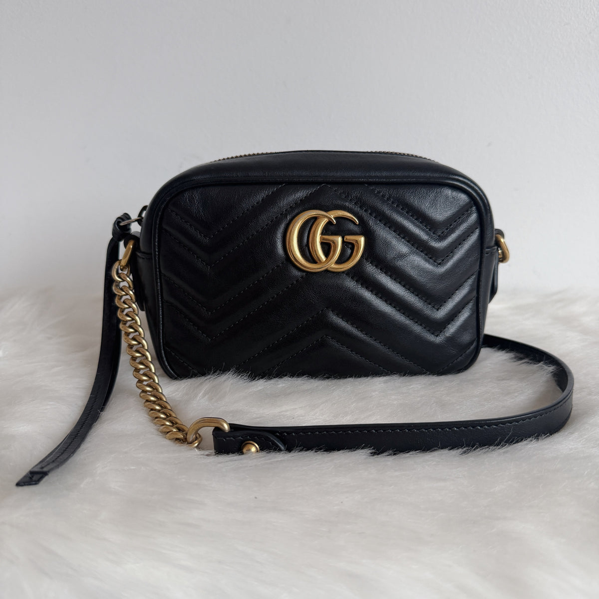 GG Marmont Matelassé Mini Camera Bag — Black Leather