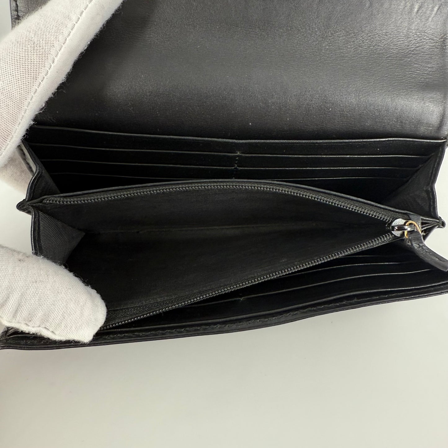 Gucci – GG Marmont Matelassé Pearl Logo Wallet