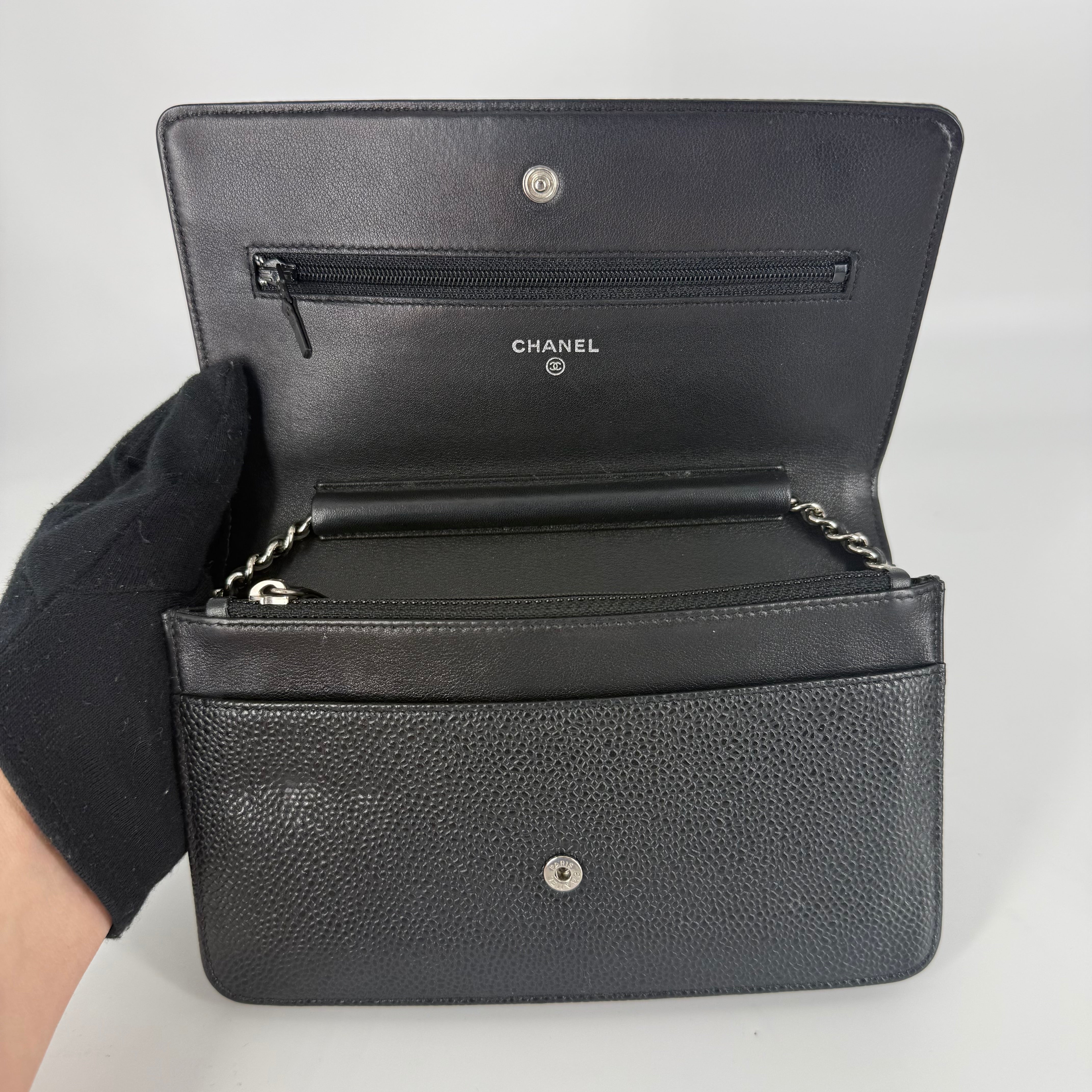 Classic Wallet on Chain (WOC) Black Caviar Leather
