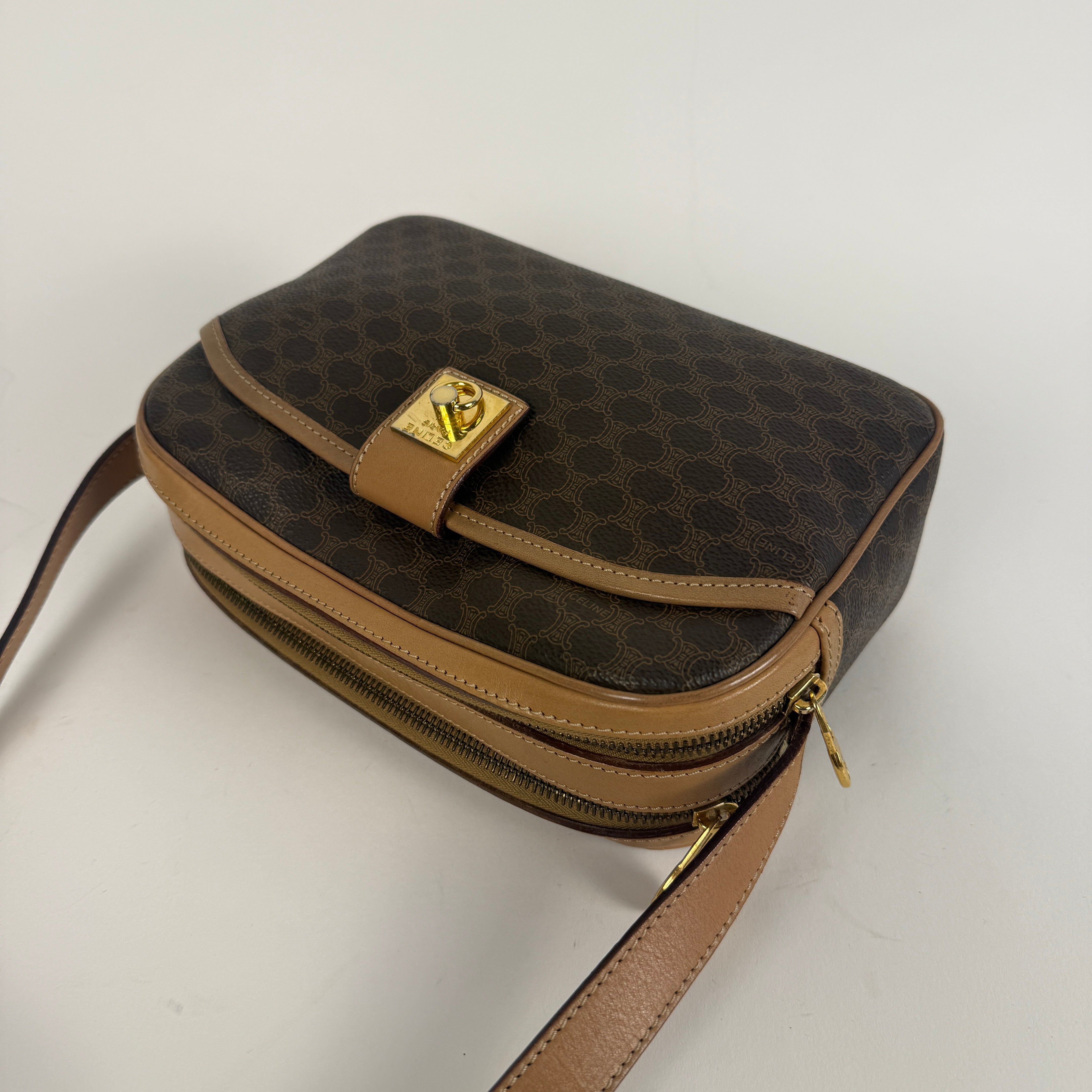 CROSSBODY MACADAM