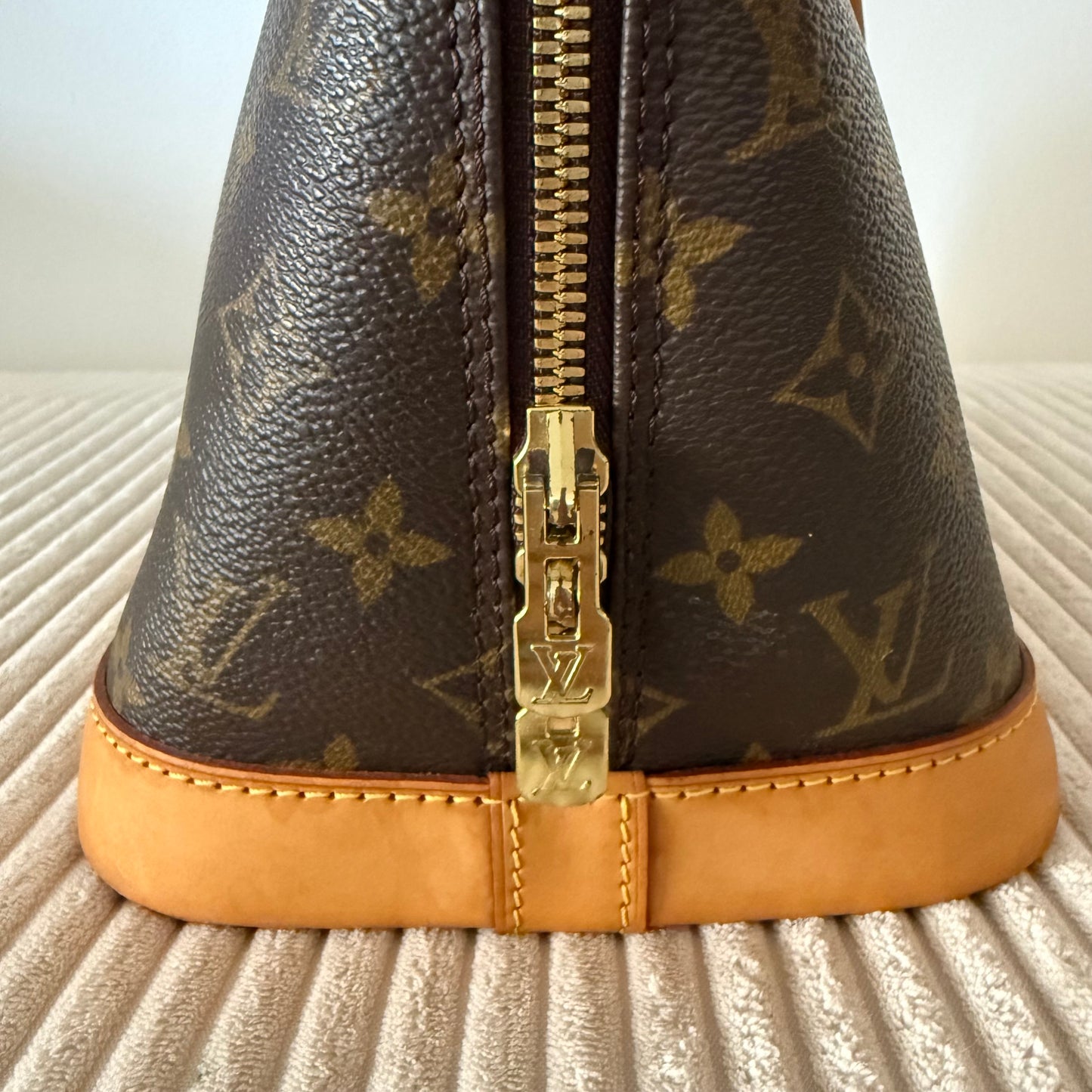 Louis Vuitton Alma PM