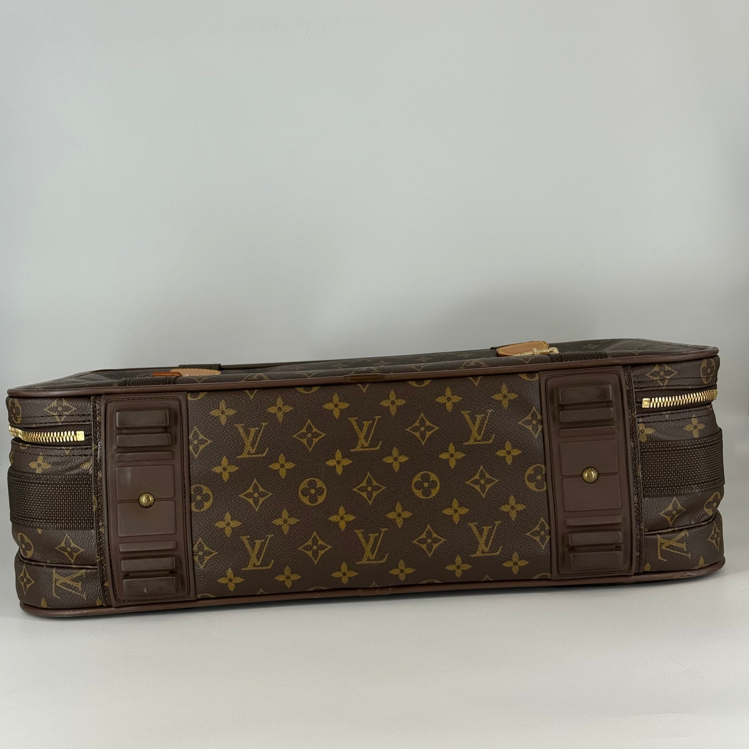 Satellite 53 Suitcase