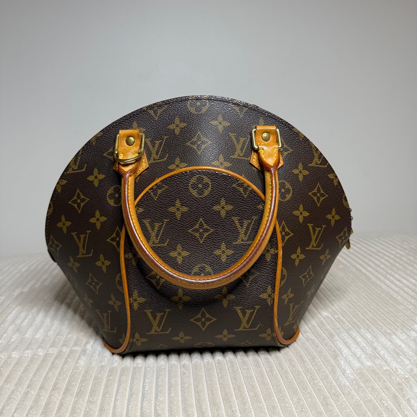 Louis Vuitton - Ellipse PM
