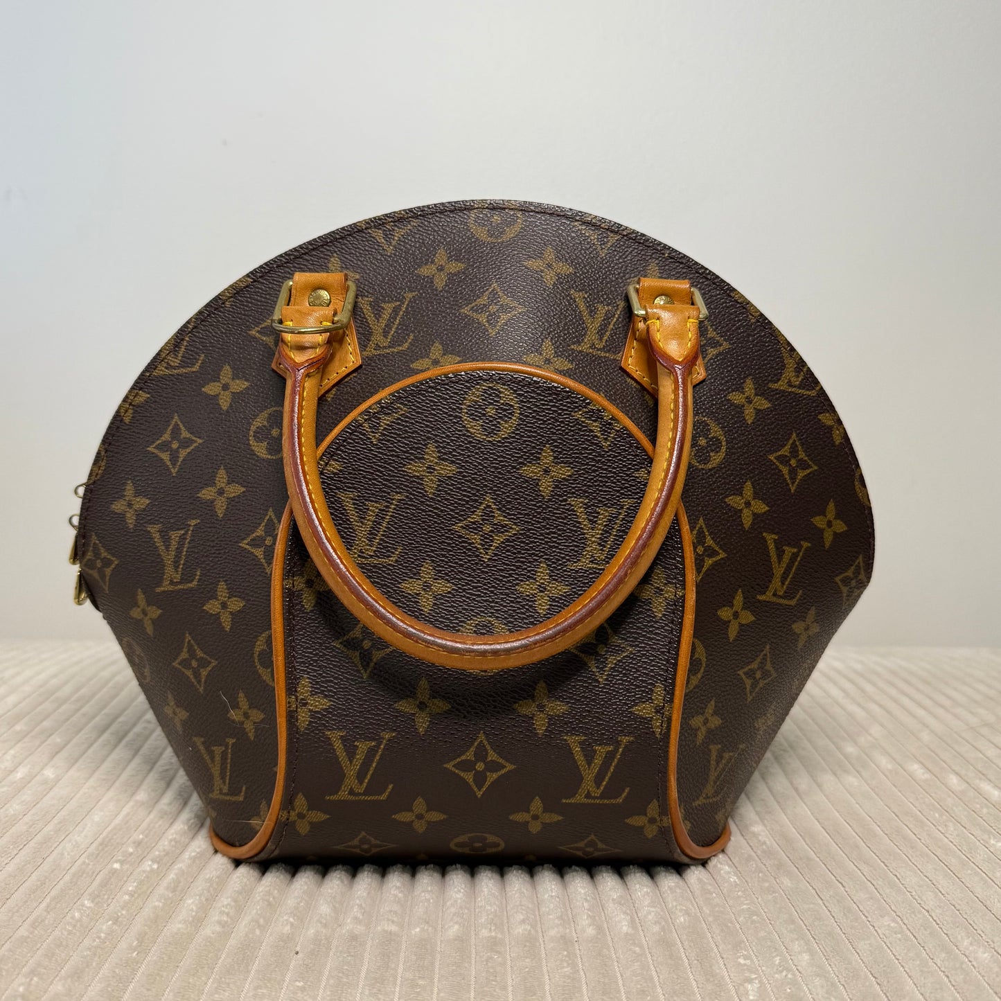 Louis Vuitton - Ellipse PM