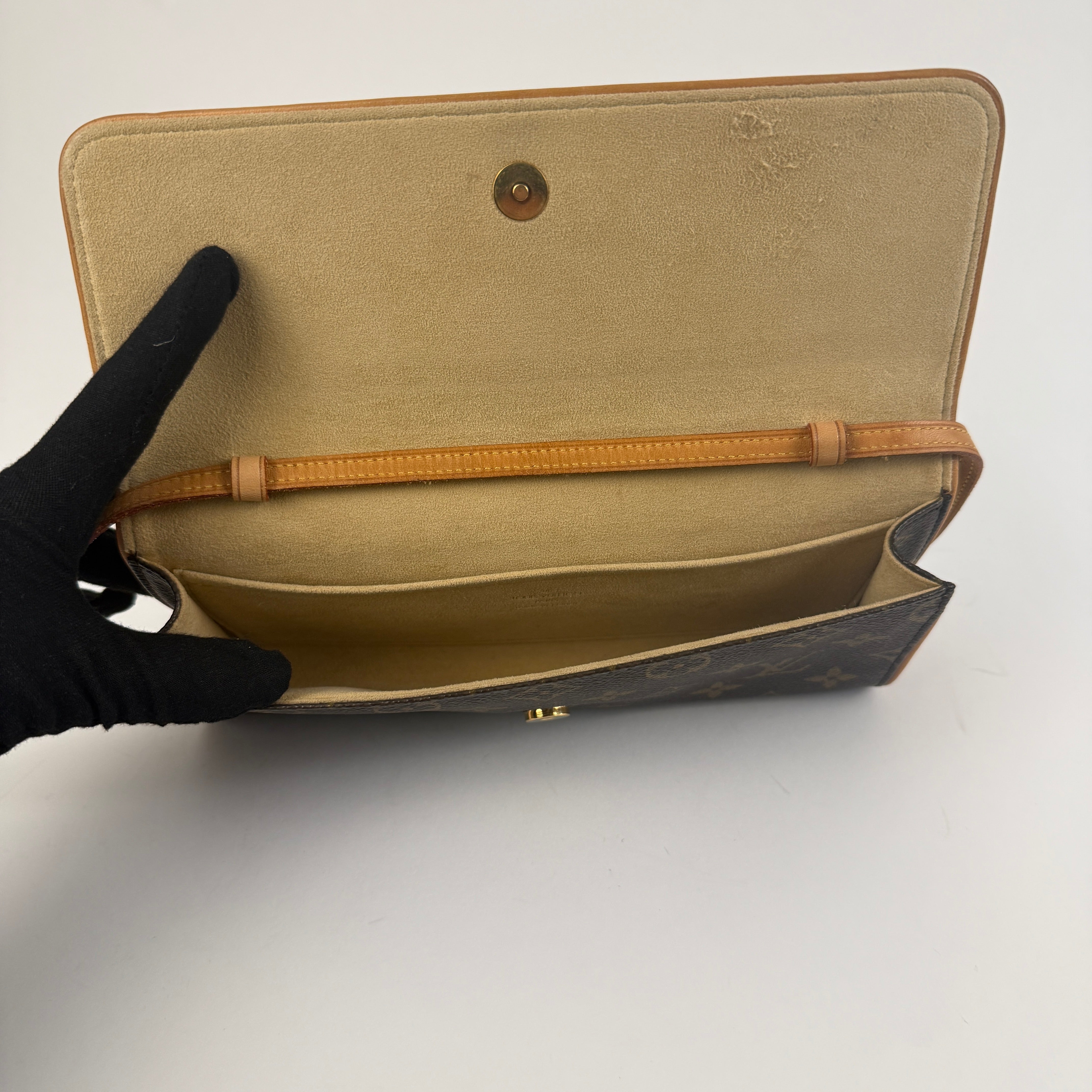 Twin GM Crossbody