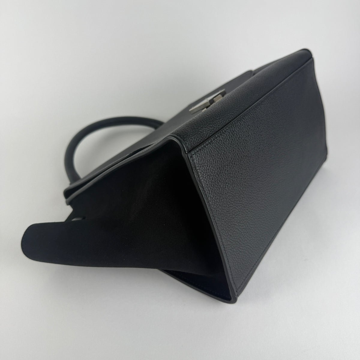 Trapeze Medium — Black Leather & Tweed 1