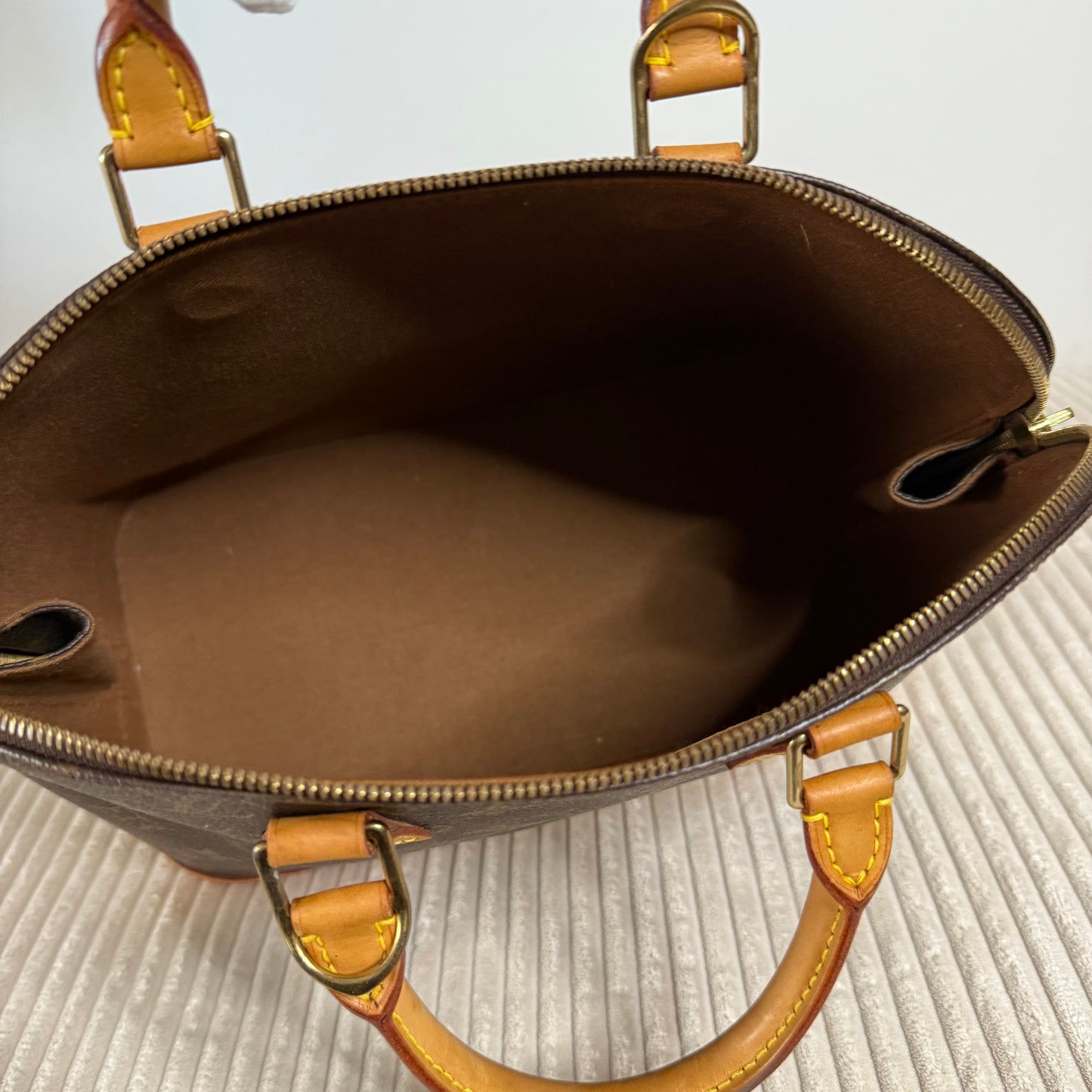 Louis Vuitton Alma PM