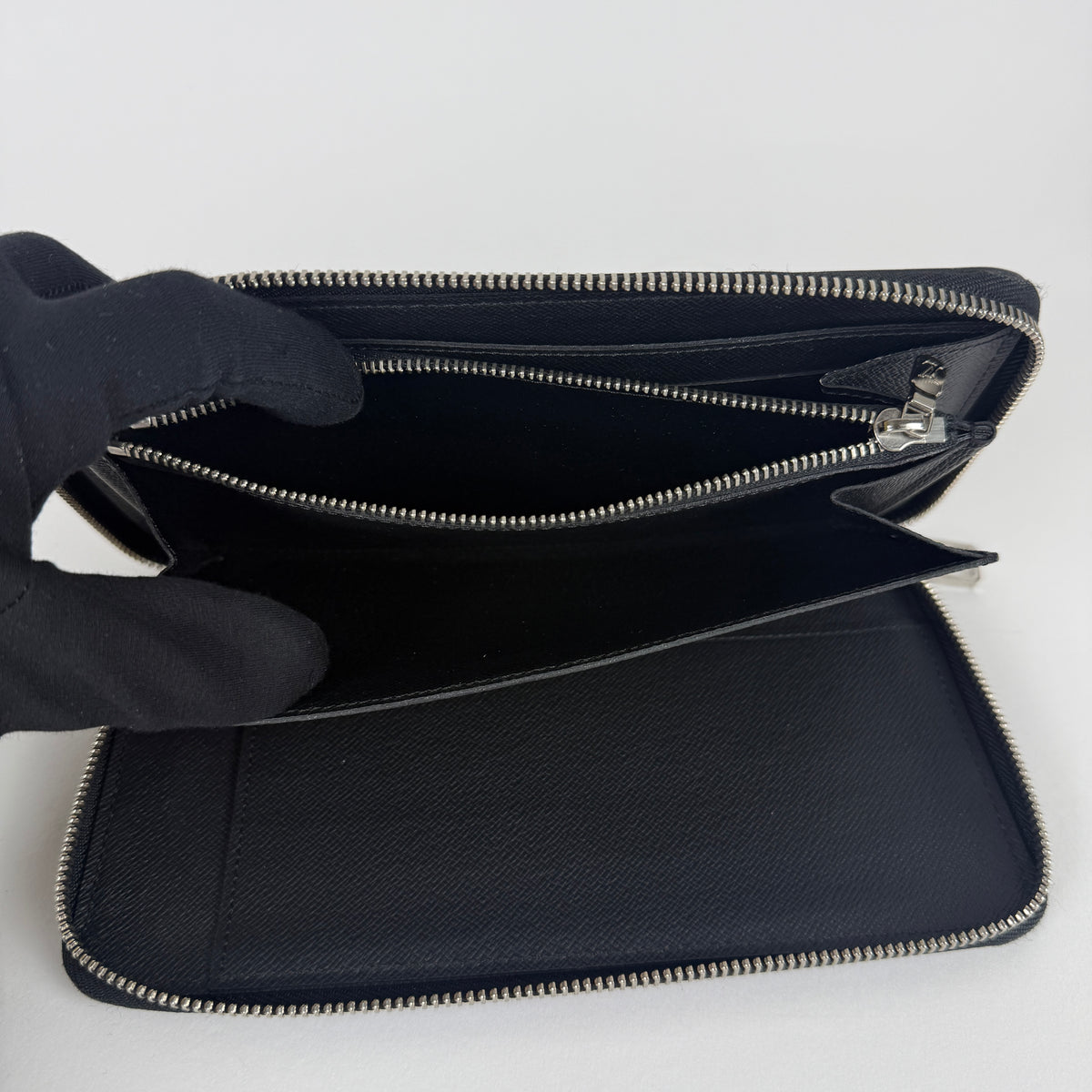 Zippy Organizer Wallet — Black Epi Leather — Silver Hardware
