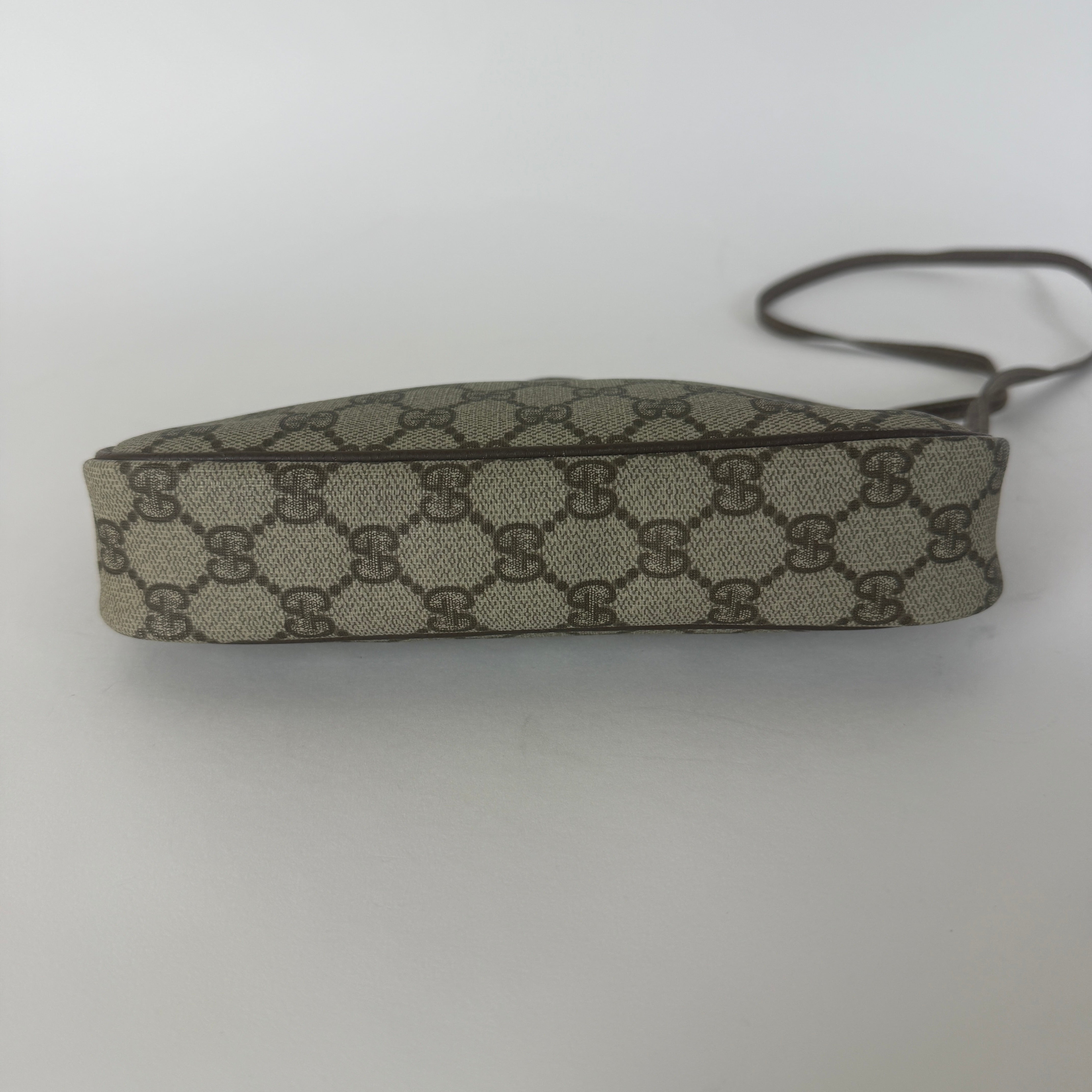 Vintage GG Supreme Crossbody Bag