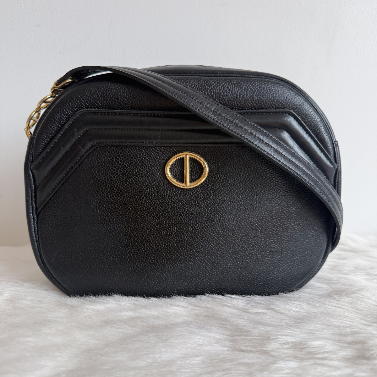 Vintage — Black Grained Leather — Gold-Tone Hardware